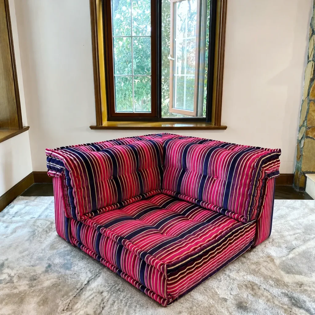 French Daybed Sofa : Small Corner