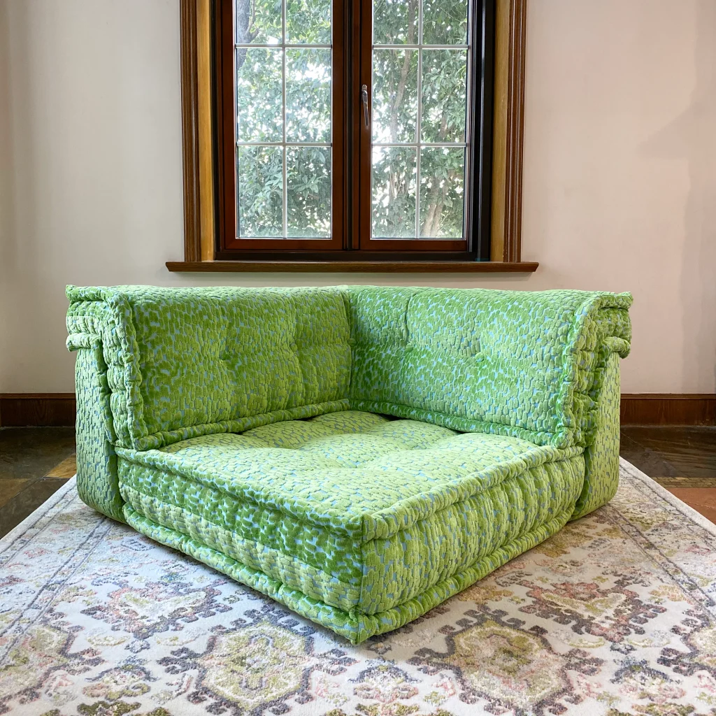 French Daybed Sofa : Small Corner