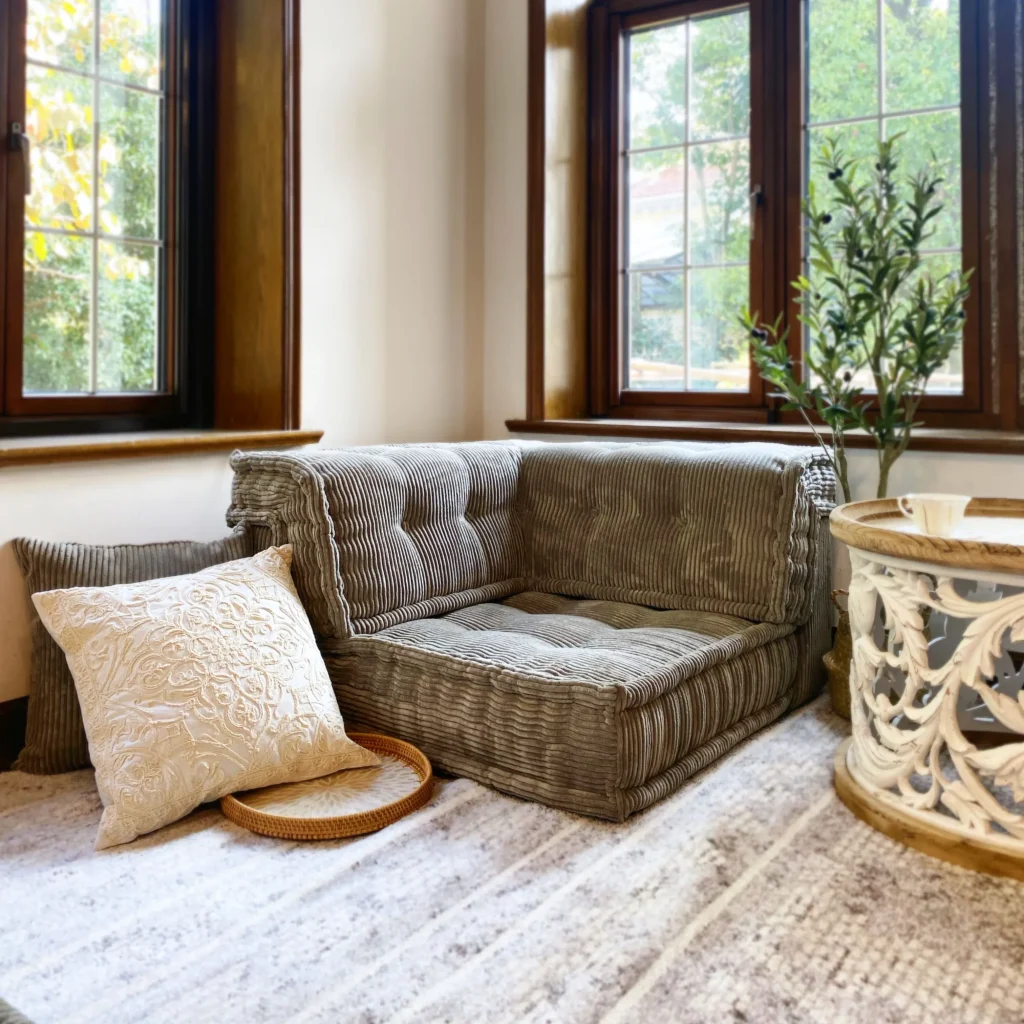 French Daybed Sofa : Small Corner