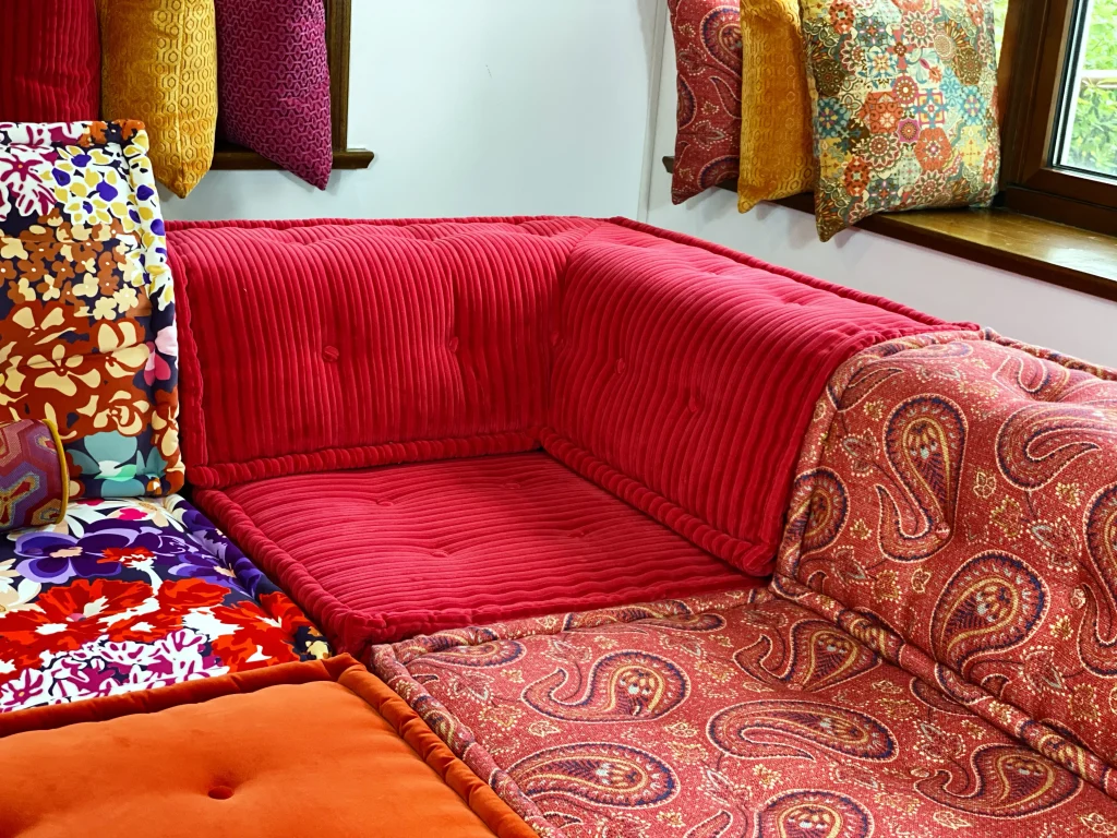 French Daybed Sofa : Set Red - Image 11