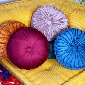 Round pleated pillow : Orange color