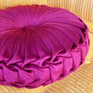 Round pleated pillow : Wine color