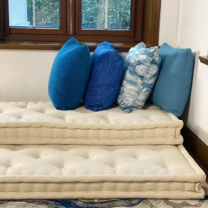 Custom Cushion : Diamond Tufting