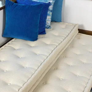 Custom Cushion : Diamond Tufting