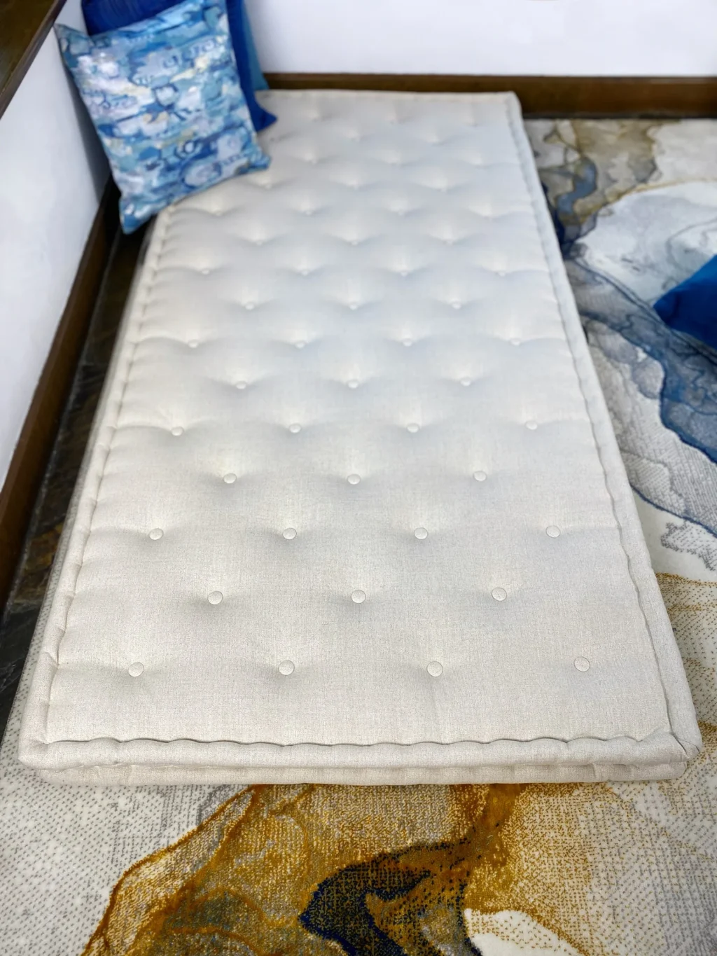 Custom Cushion : Diamond Tufting