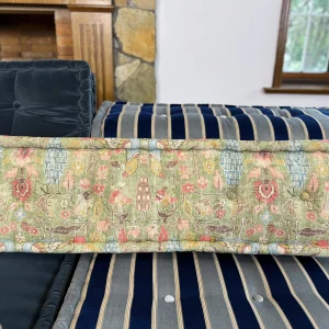 Custom Cushion : Diamond Tufting (COM material)
