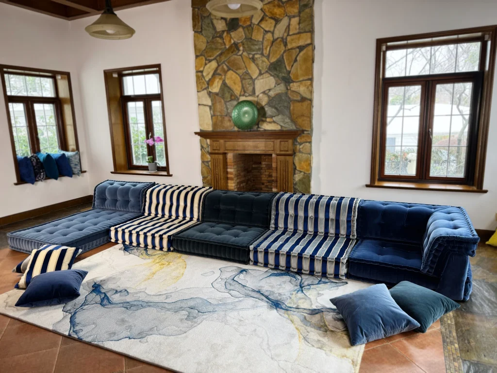 French Daybed Sofa : Olivia