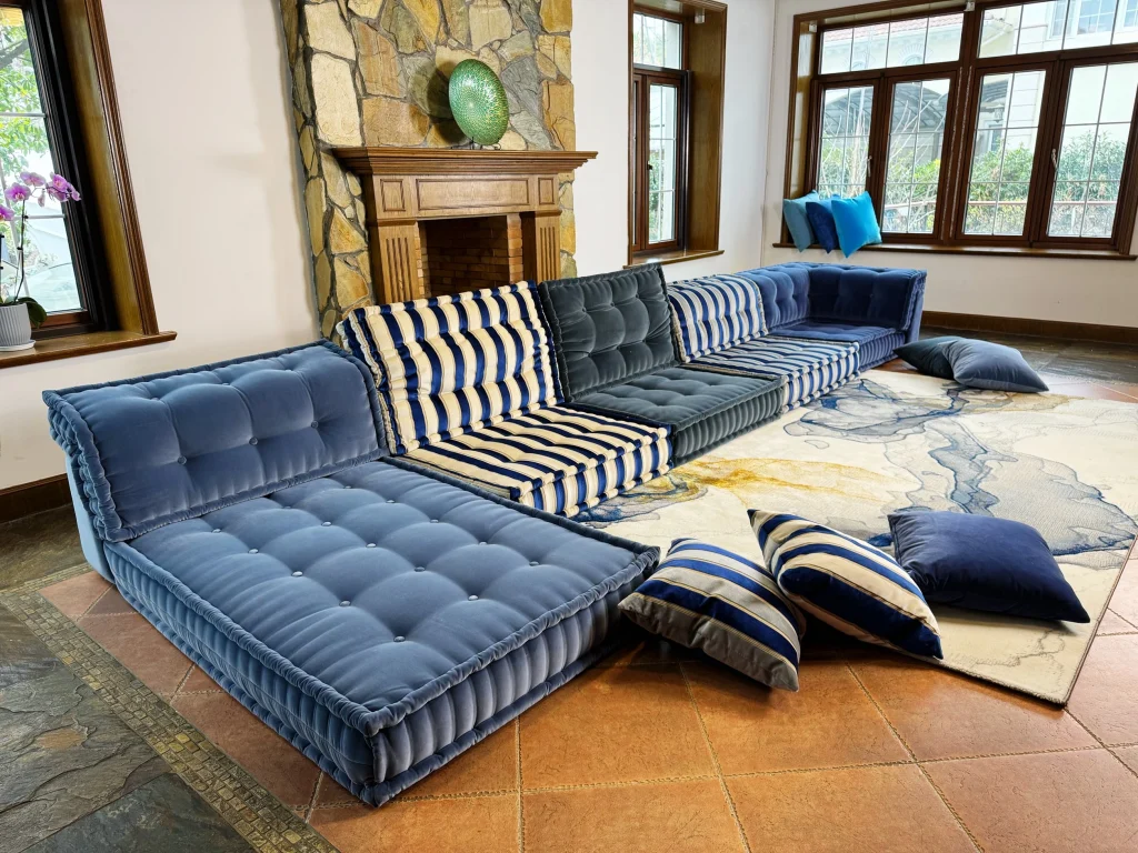 French Daybed Sofa : Olivia