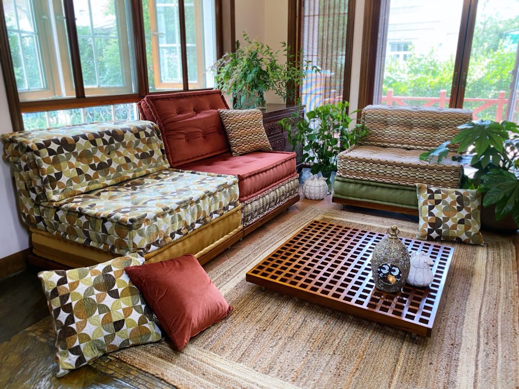 French Mah Jong Sofa Daybed: Andy