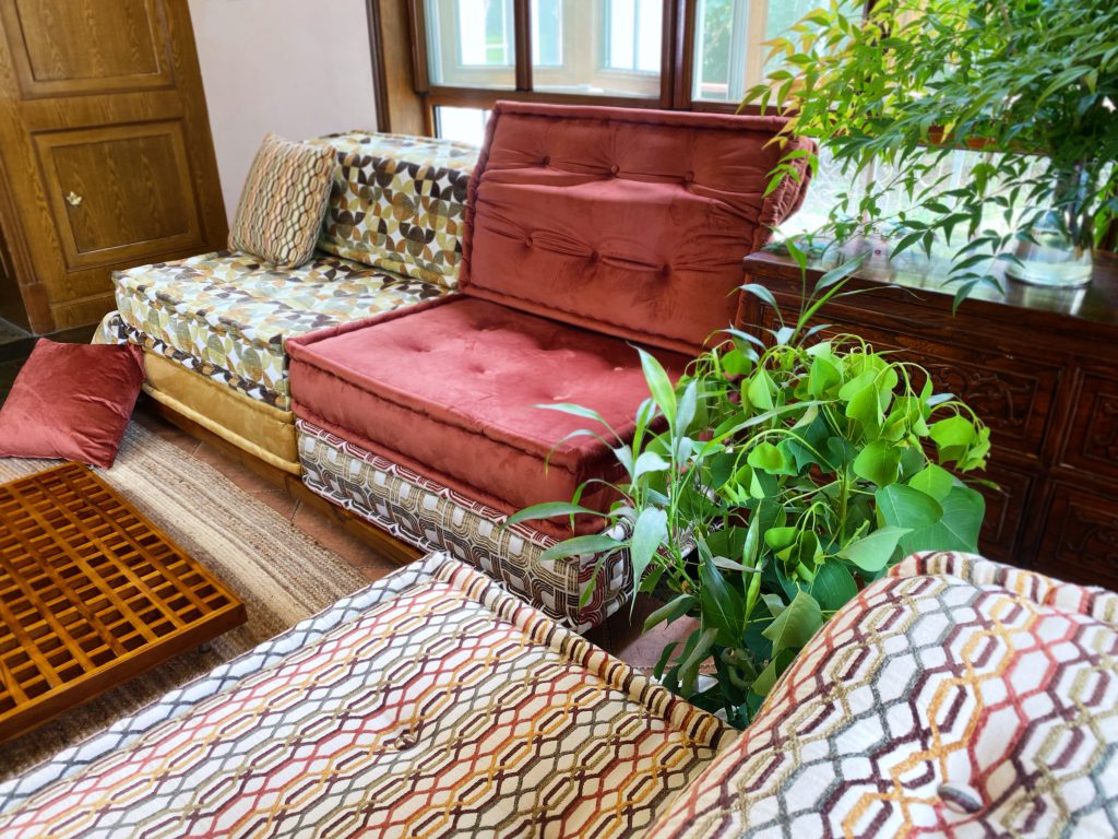 French Mah Jong Sofa Daybed: Andy