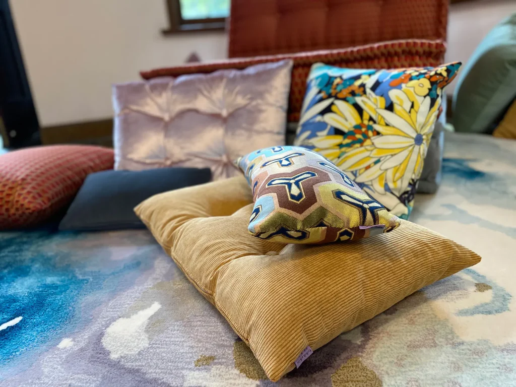 Rectangle Throw Pillow w/ 4 buttons