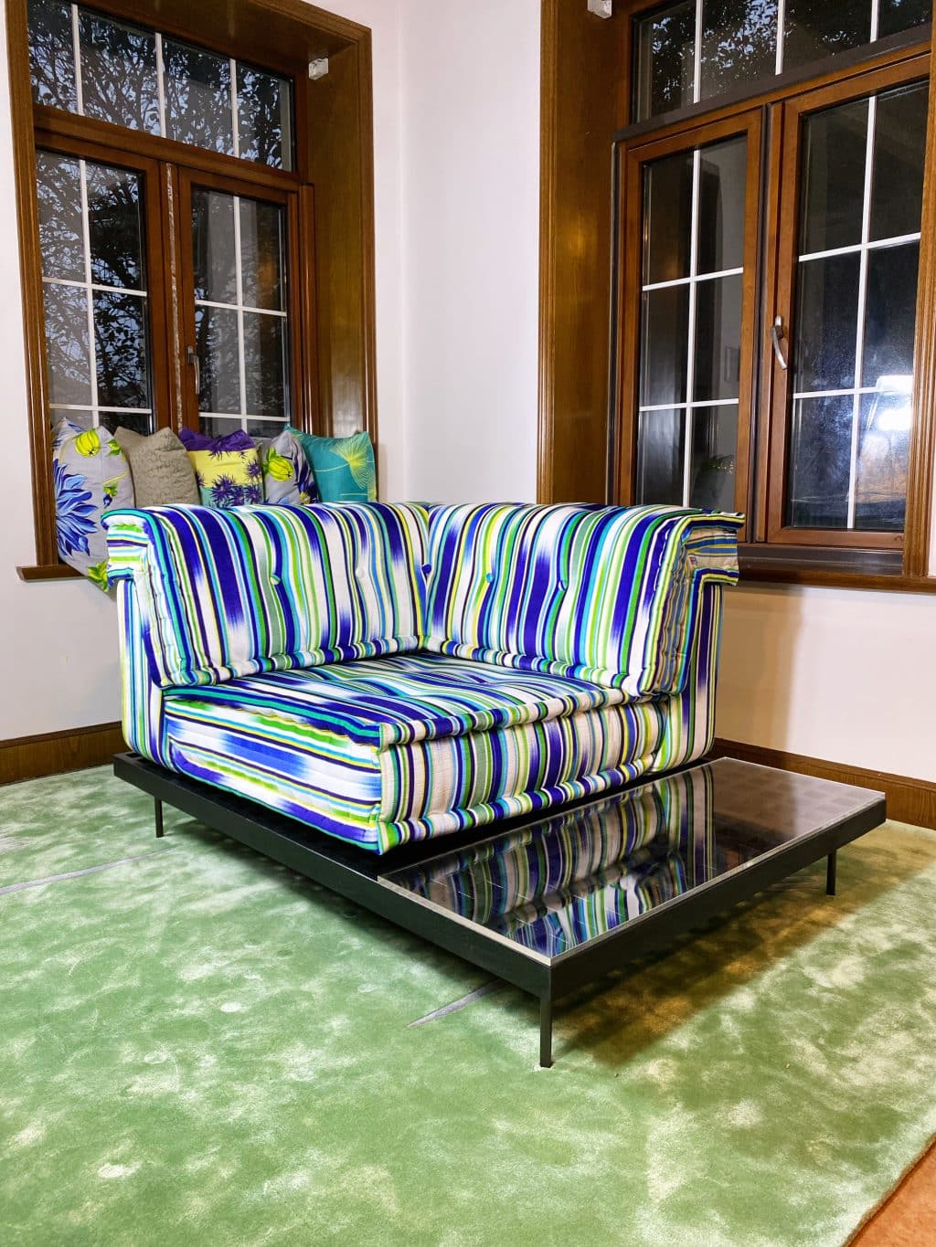 Find a stylish purpose and function in this teak coffee table with extended space, covered with resin table top! Entertain your family and guests!