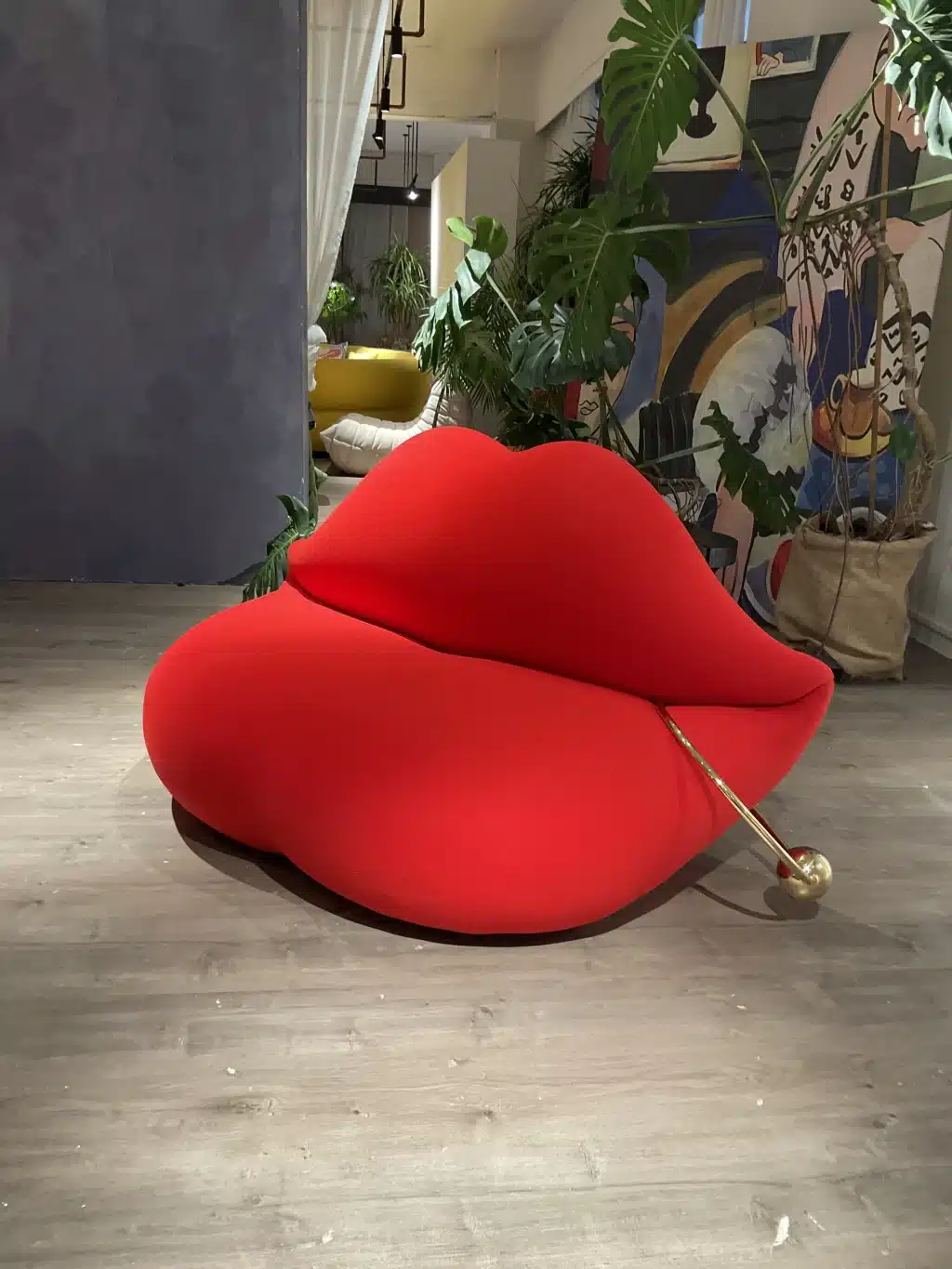 Lips Sofa