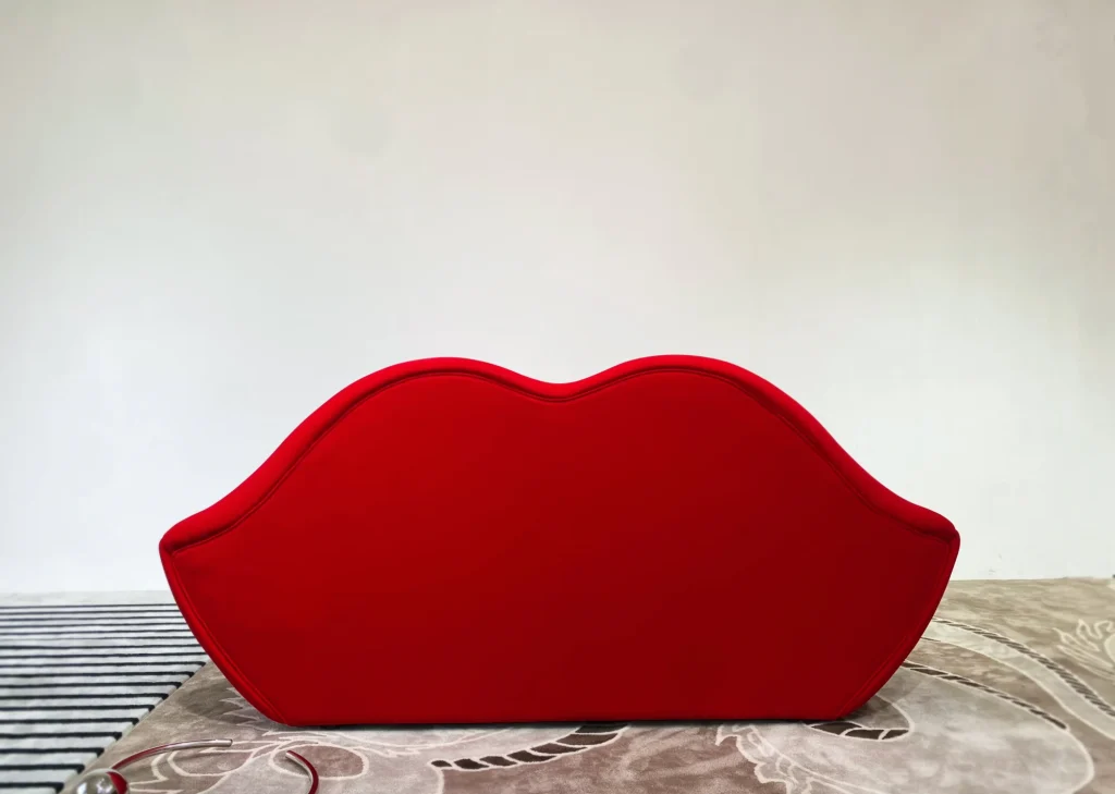 Lips Sofa