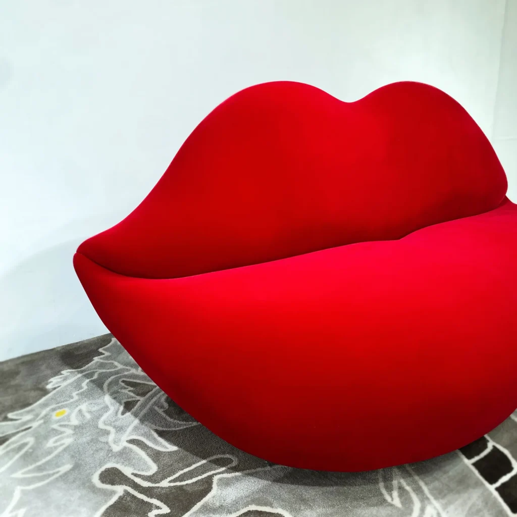 Lips Sofa