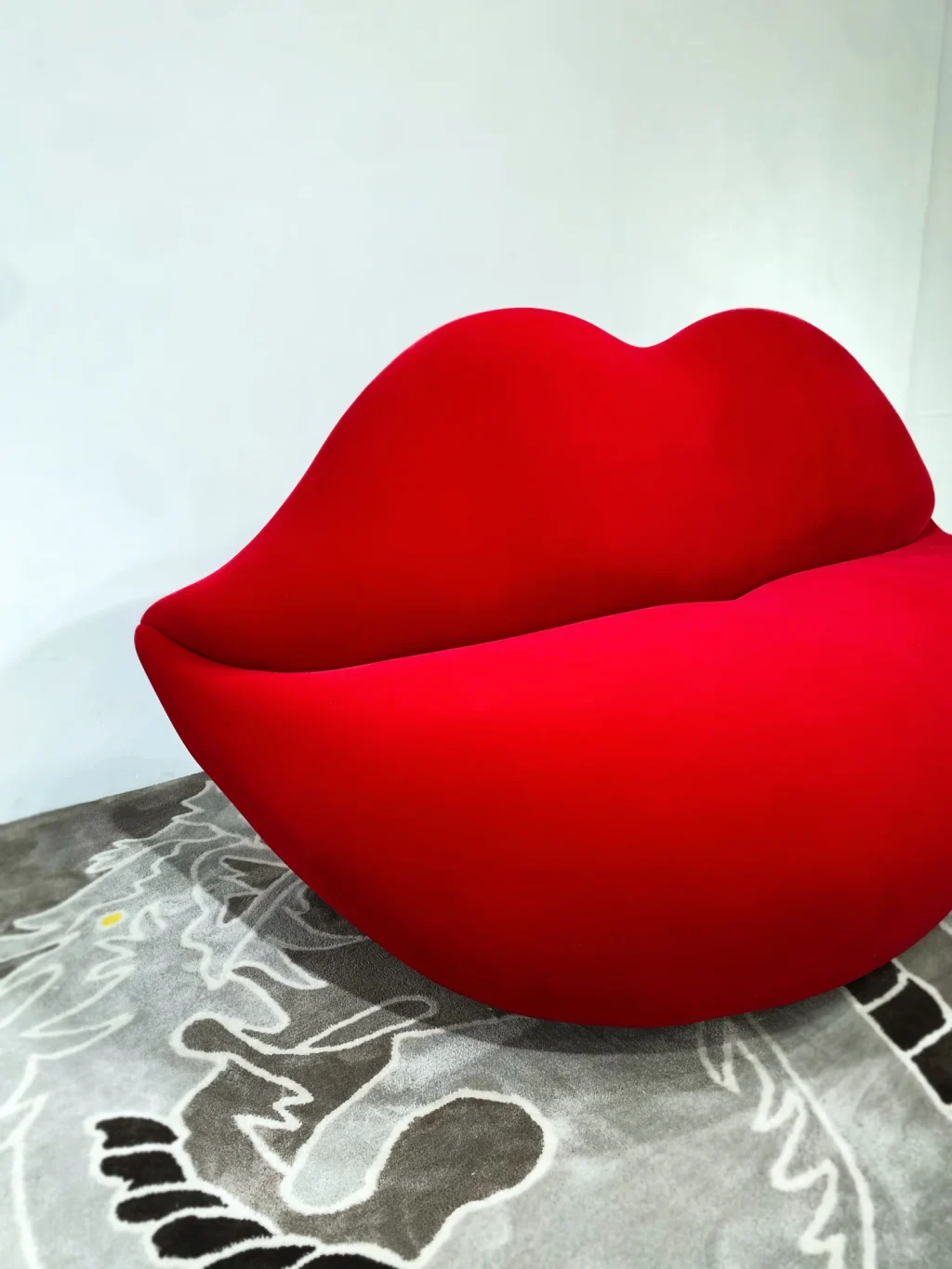 Lips Sofa