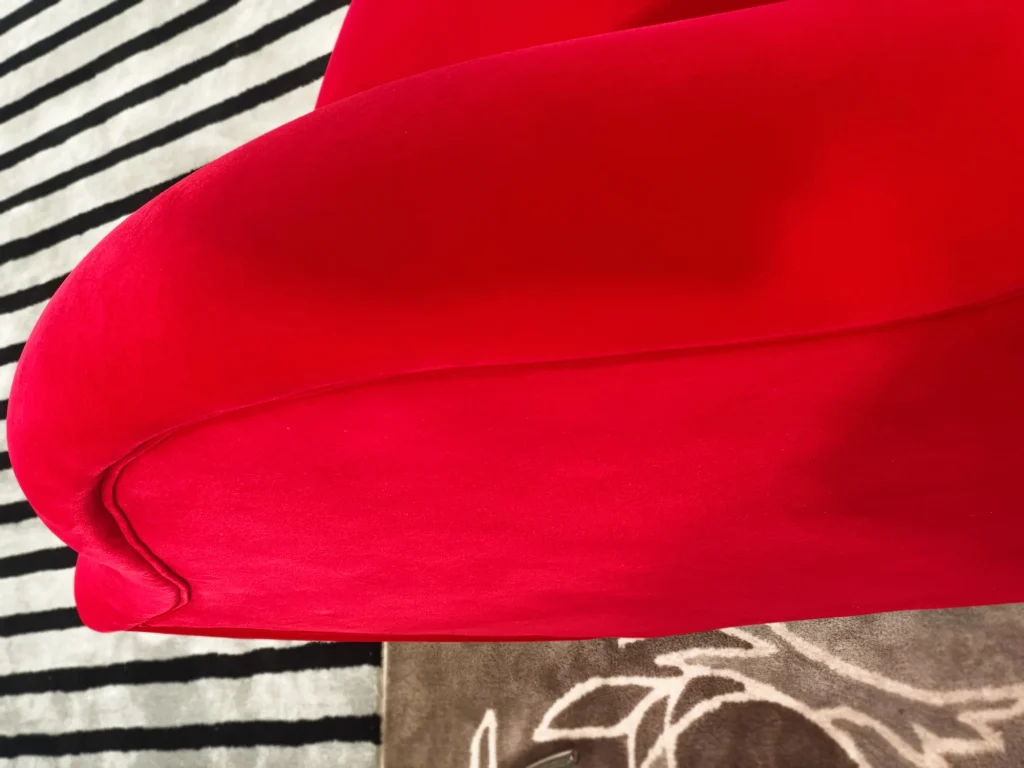 Lips Sofa