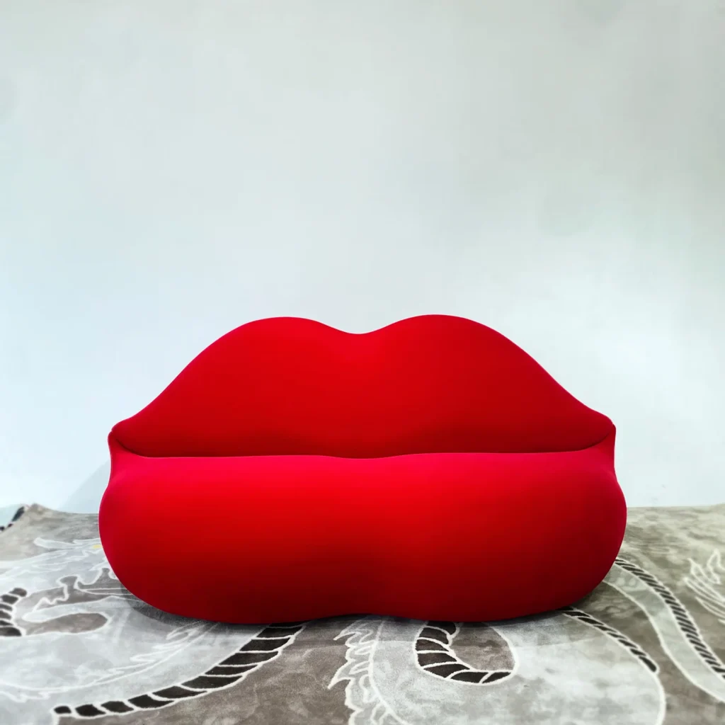 Lips Sofa