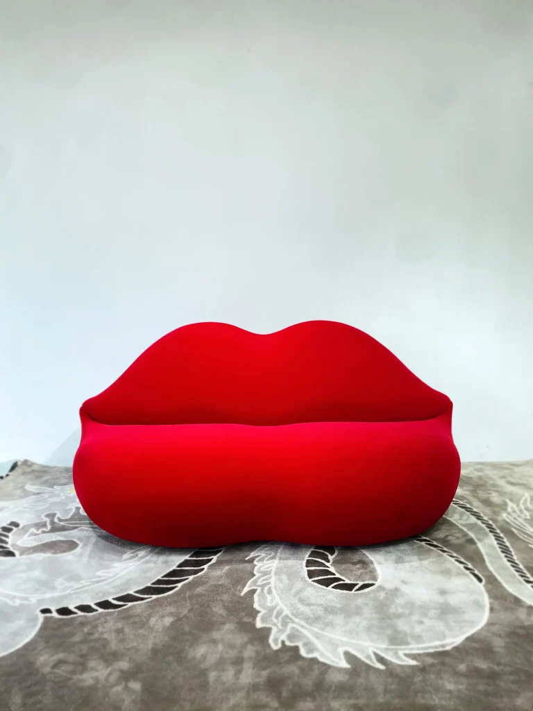 Lips Sofa