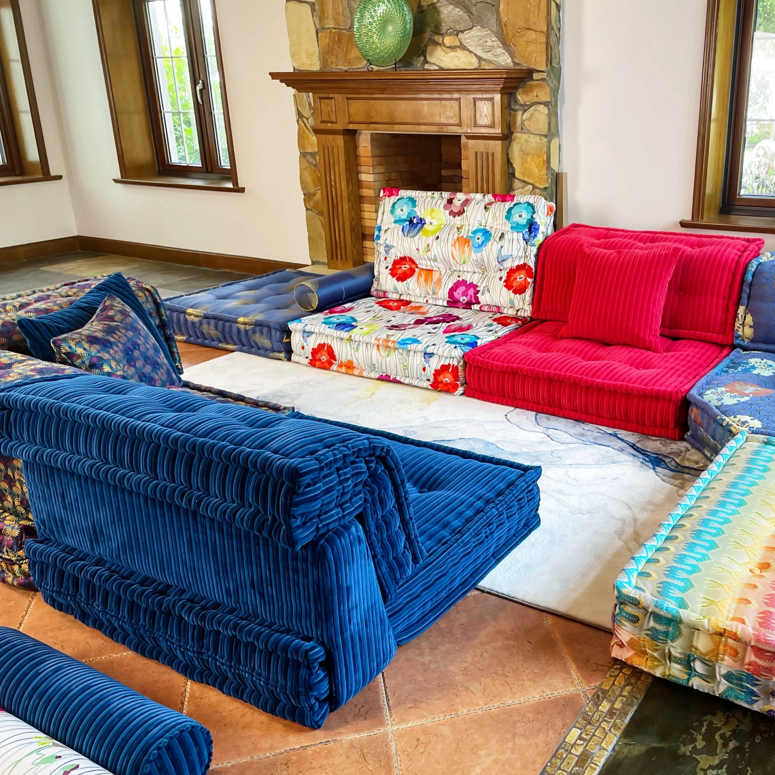 Mah Jong Sofa: Simon