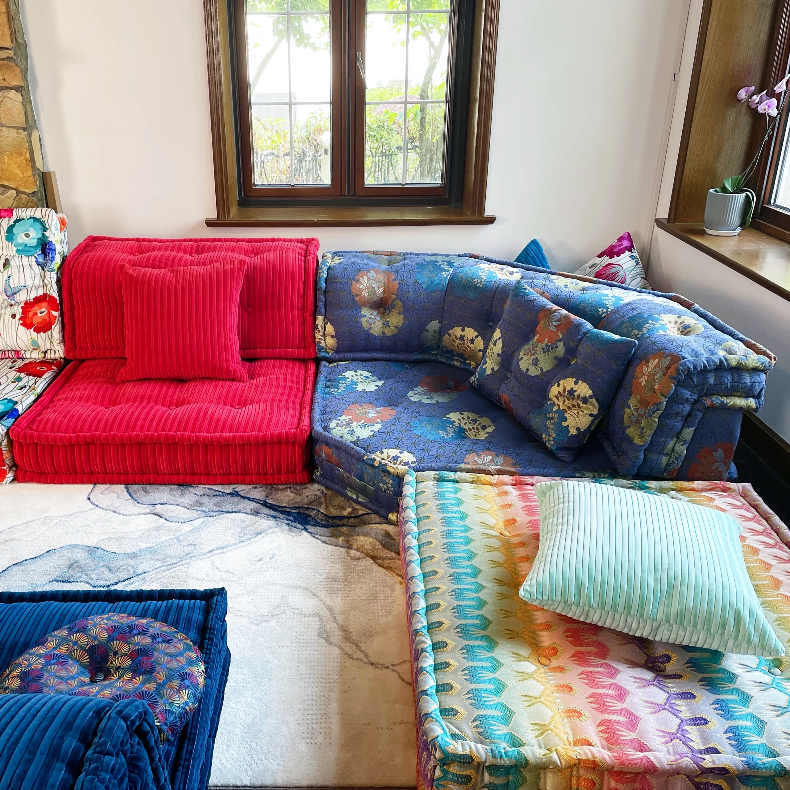 Mah Jong Sofa: Simon