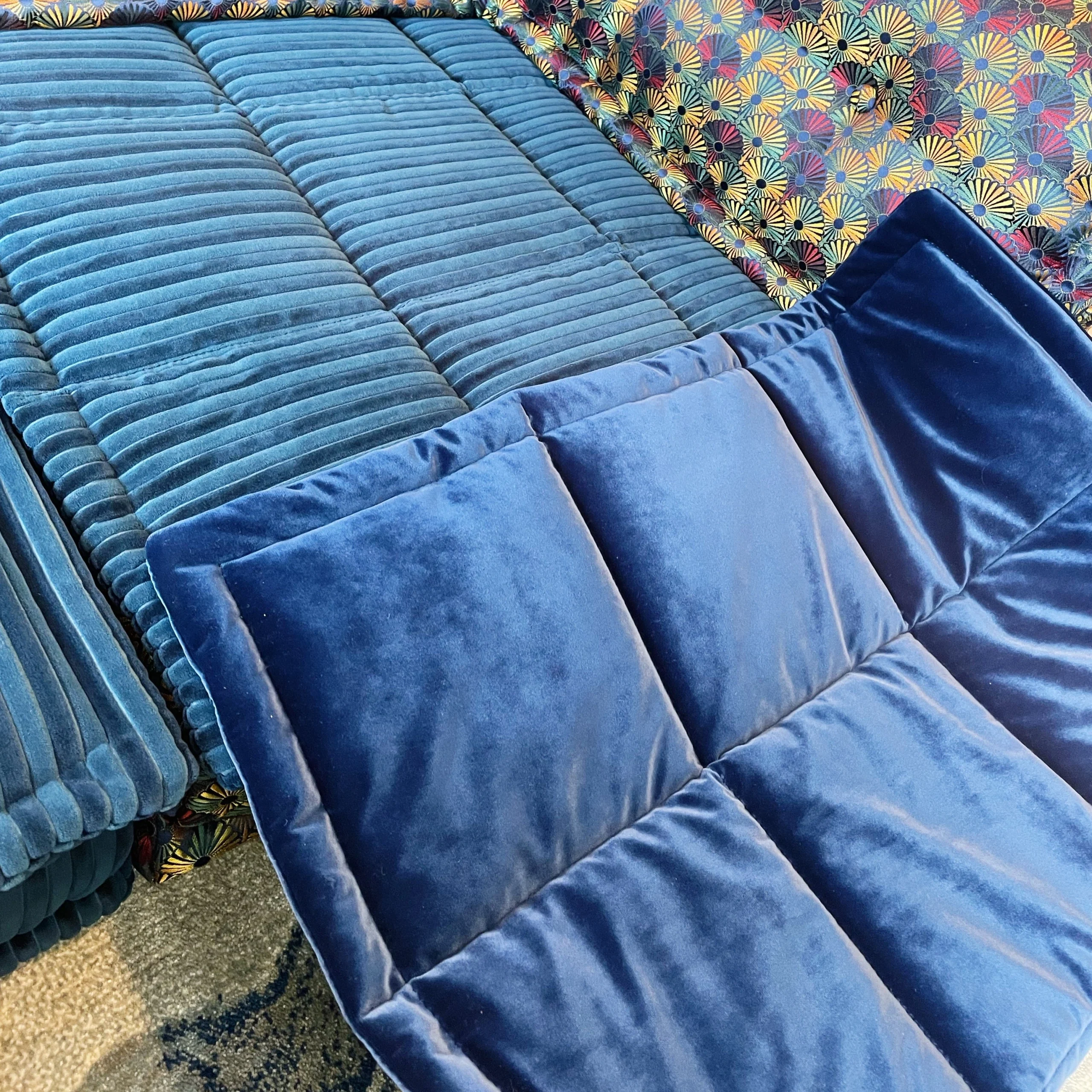 Mah Jong Sofa: Simon