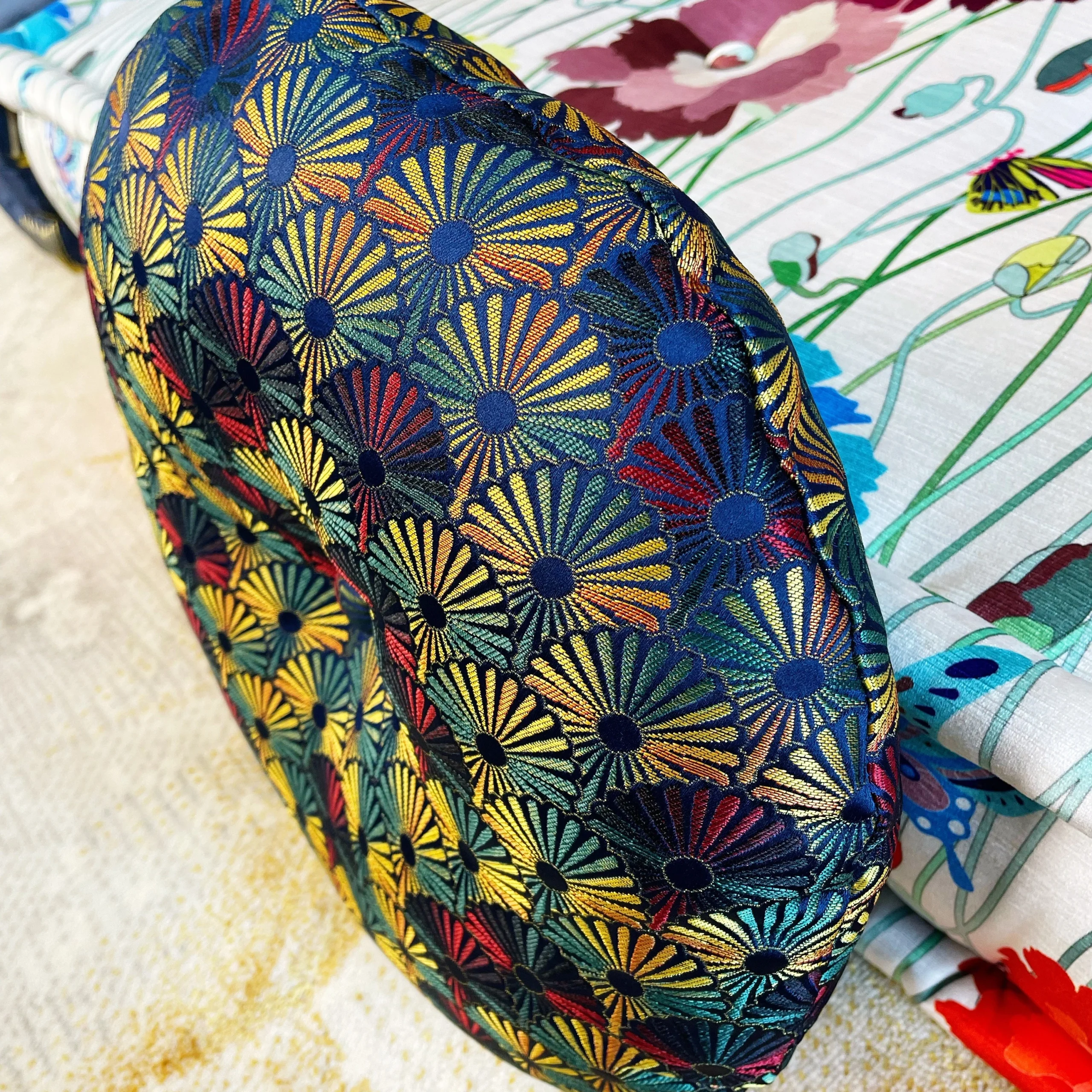 Mah Jong Sofa: Simon