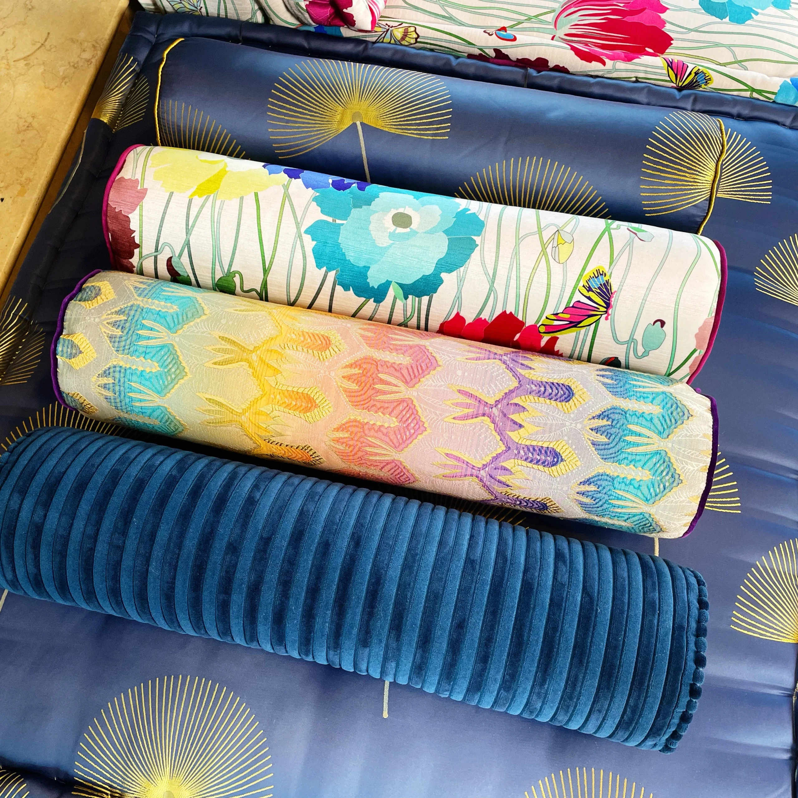 Mah Jong Sofa: Simon