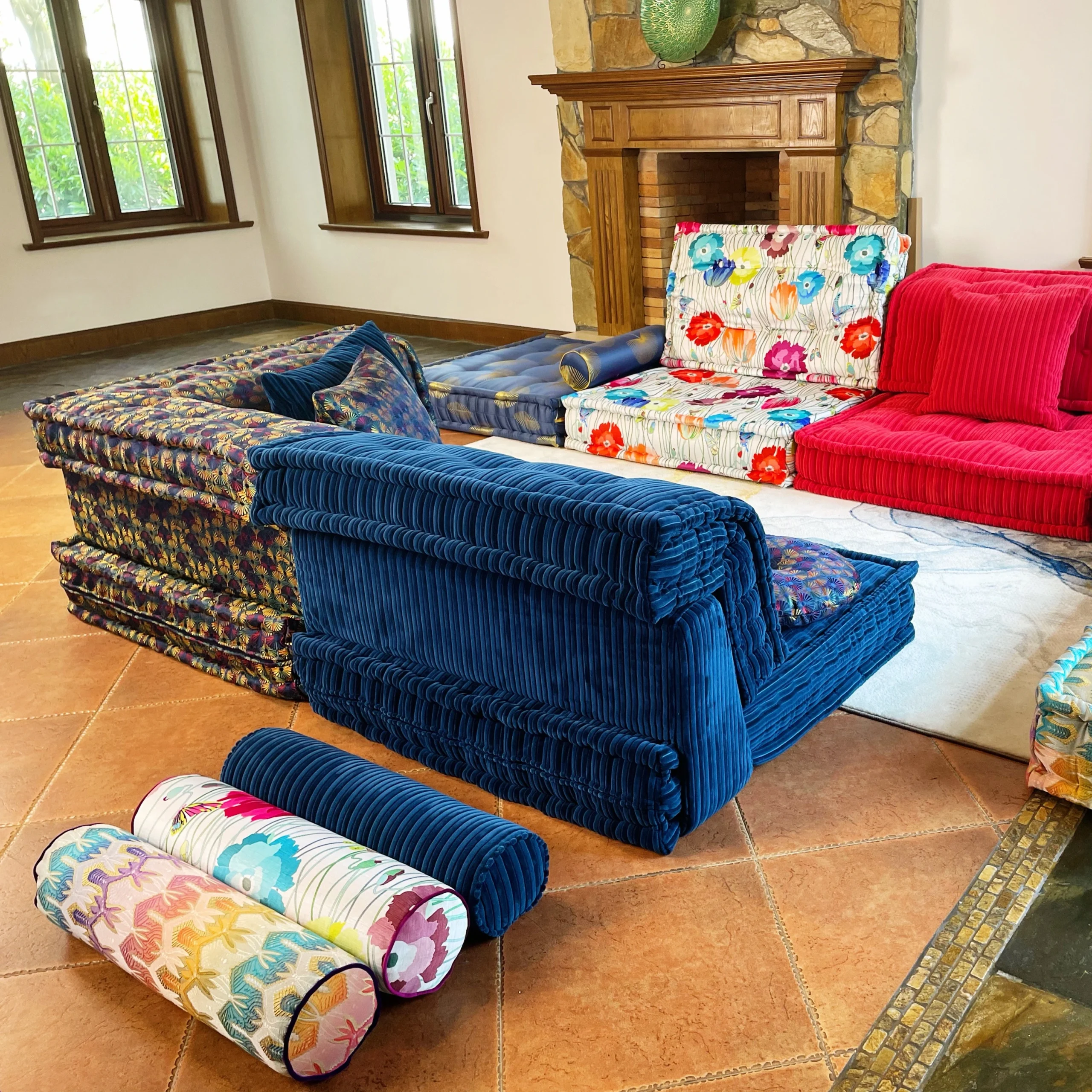 Mah Jong Sofa: Simon