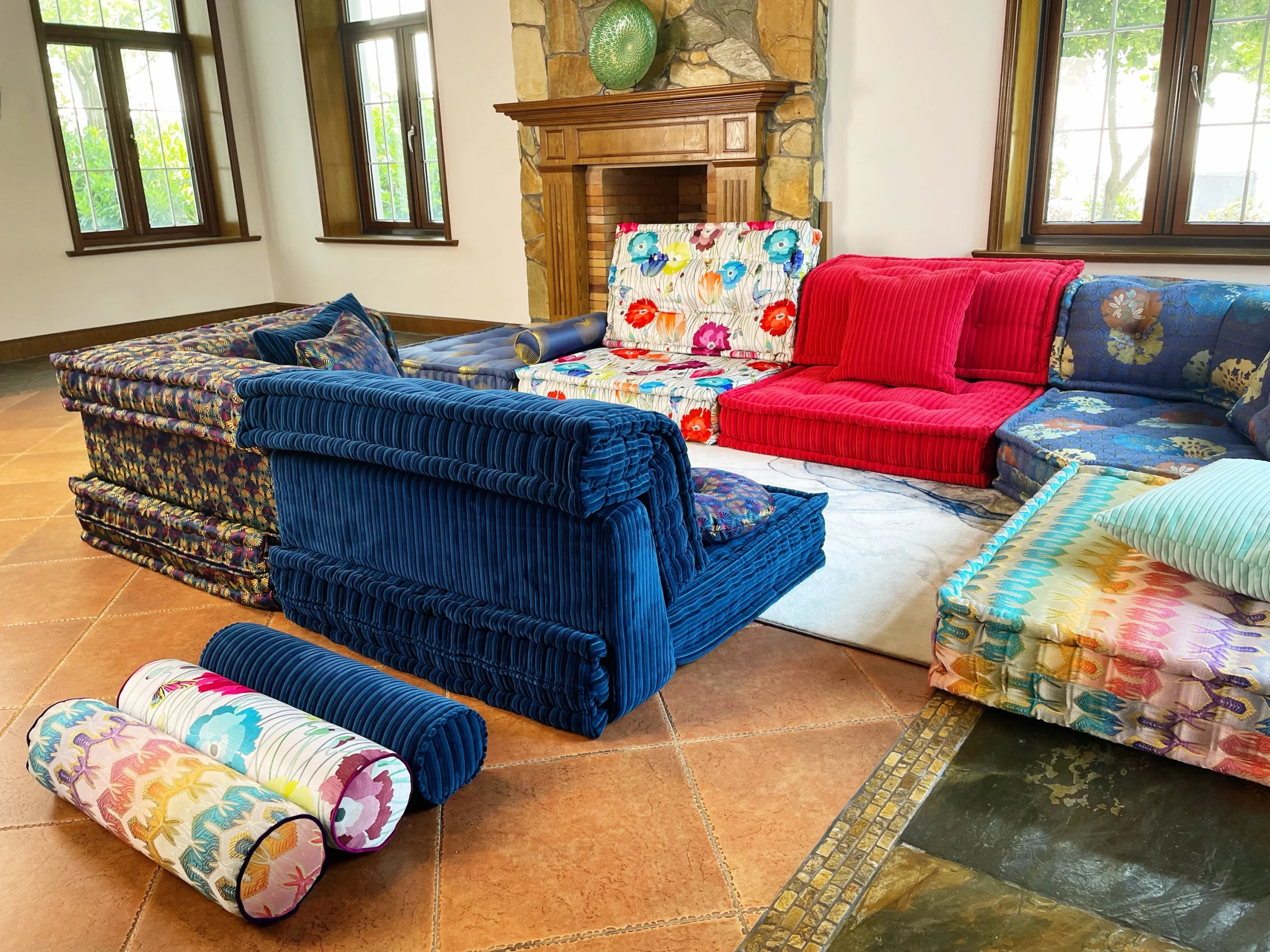 Mah Jong Sofa: Simon