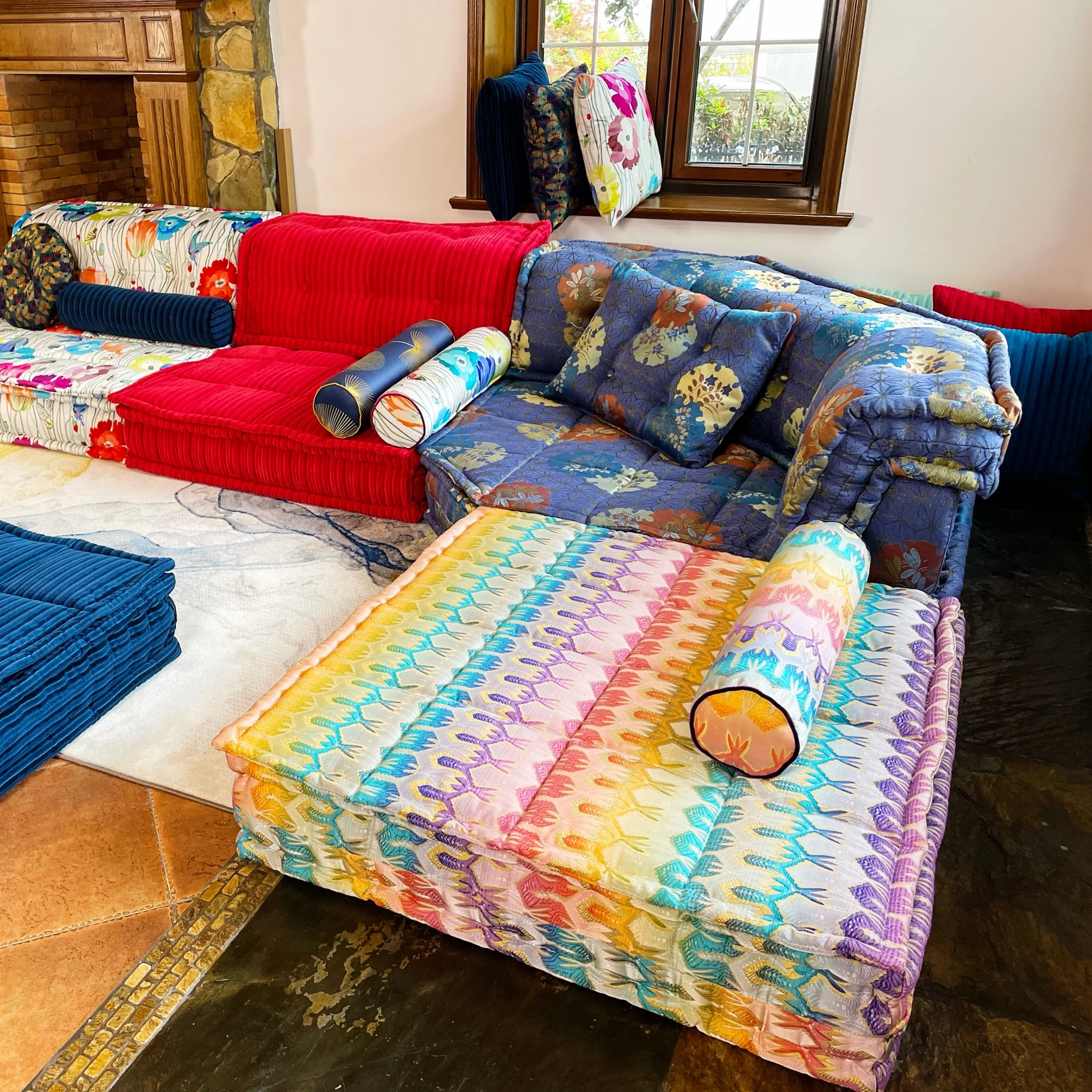 Mah Jong Sofa: Simon