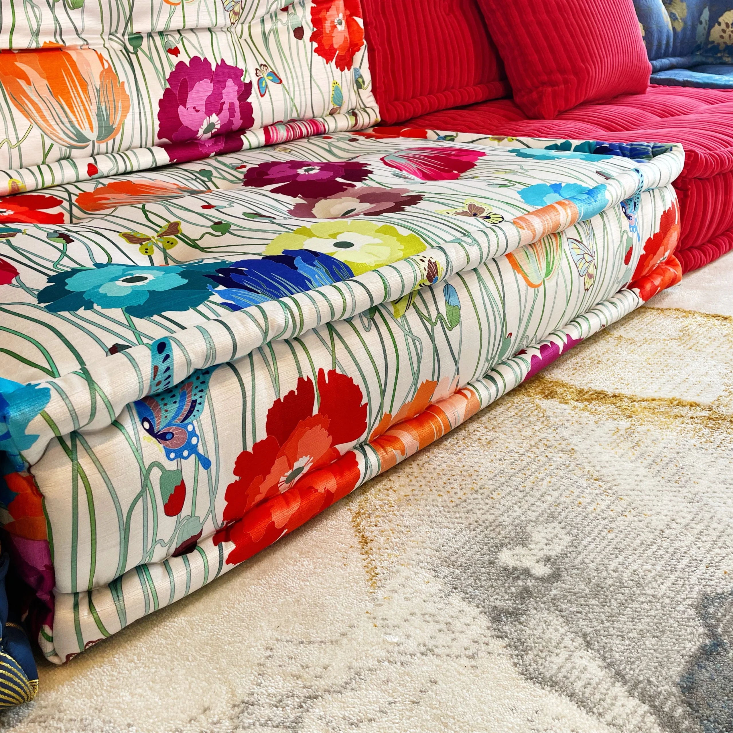 Mah Jong Sofa: Simon