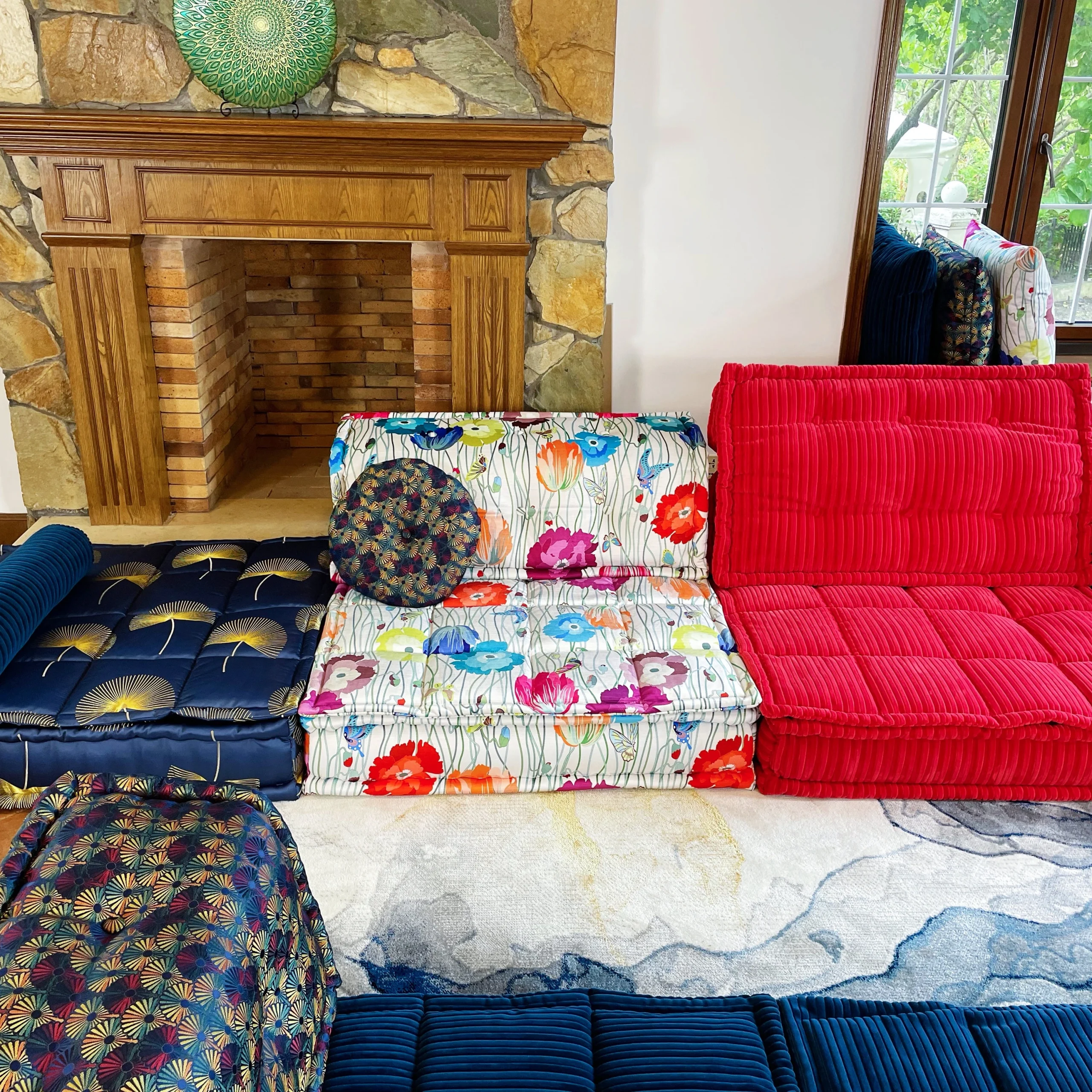 Mah Jong Sofa: Simon