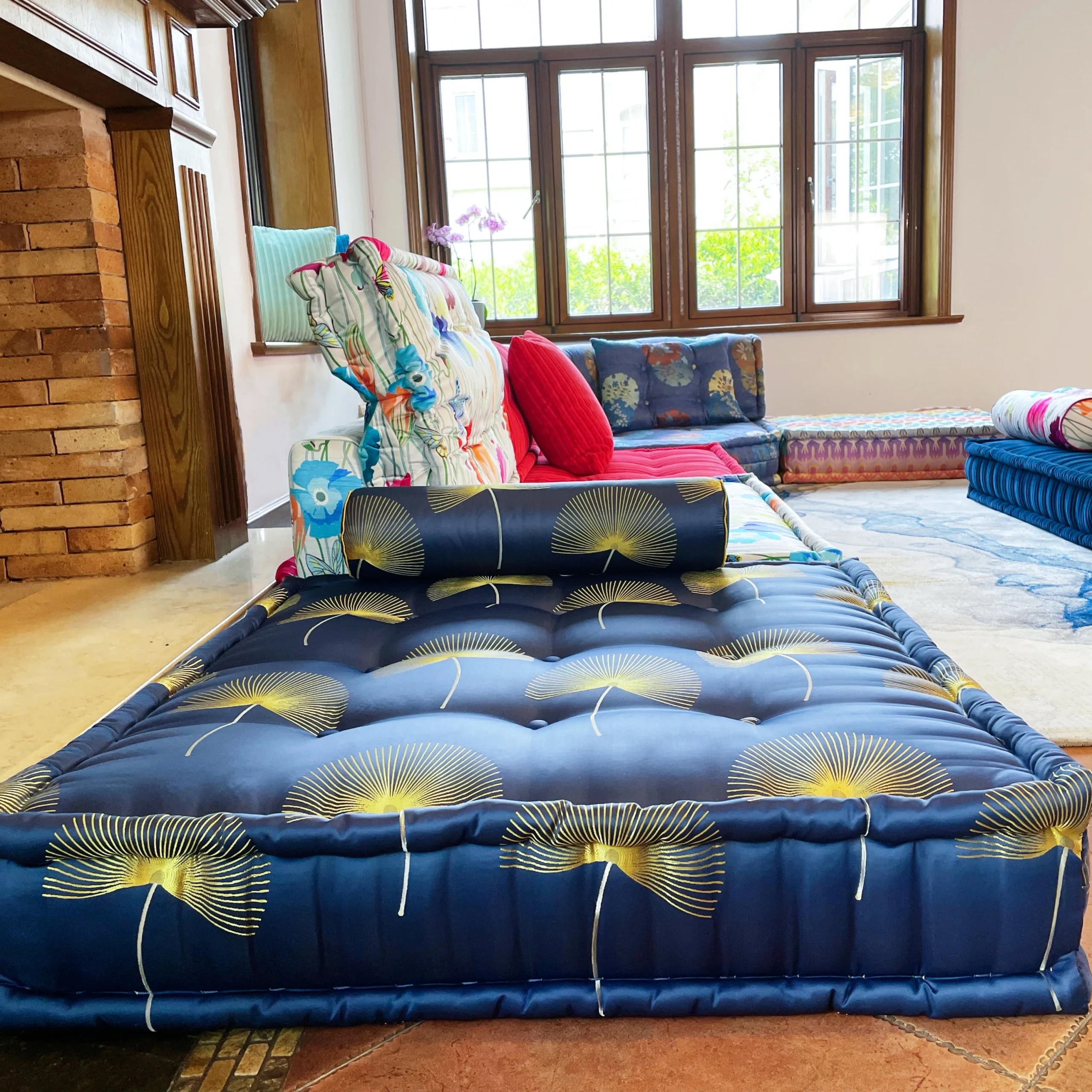 Mah Jong Sofa: Simon