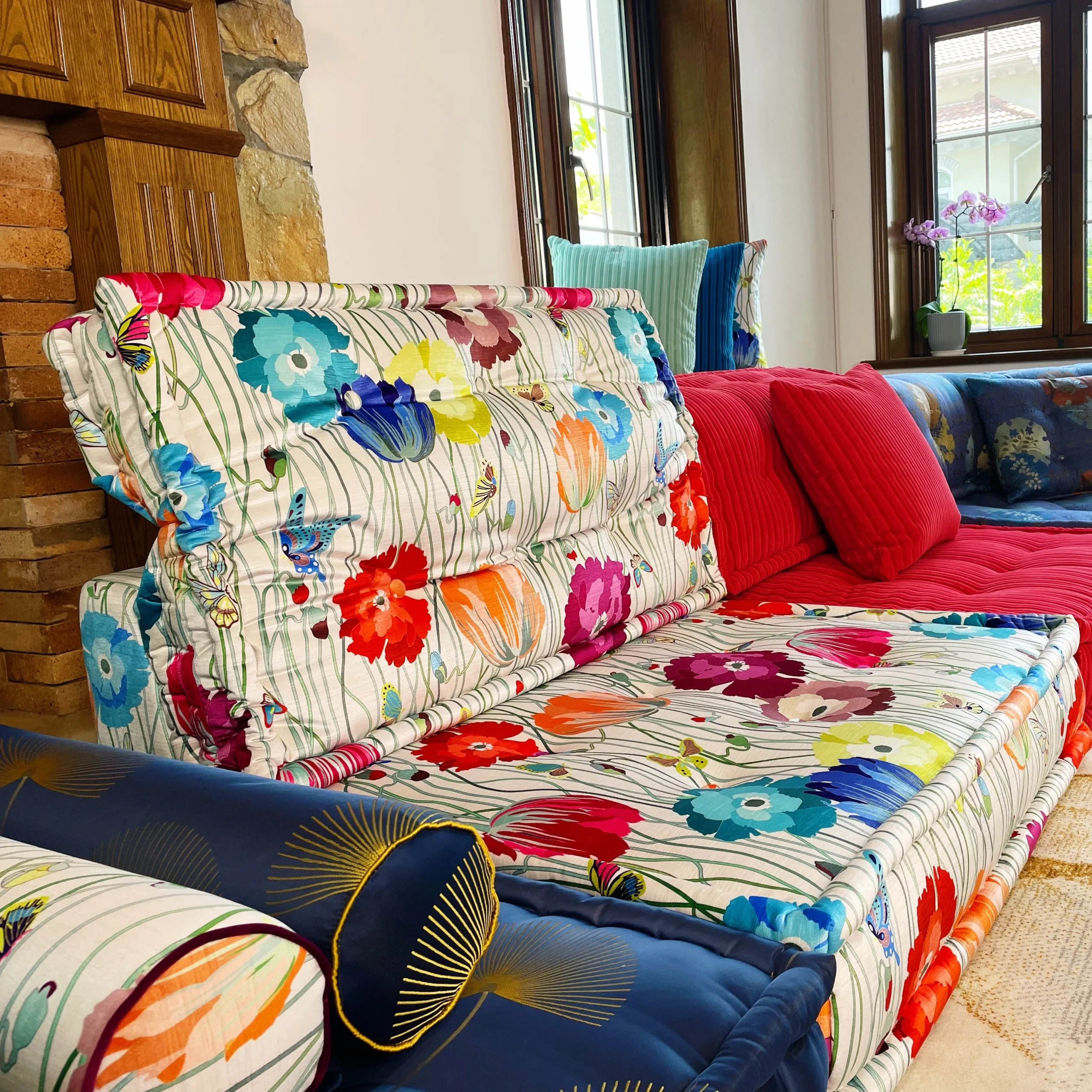 Mah Jong Sofa: Simon