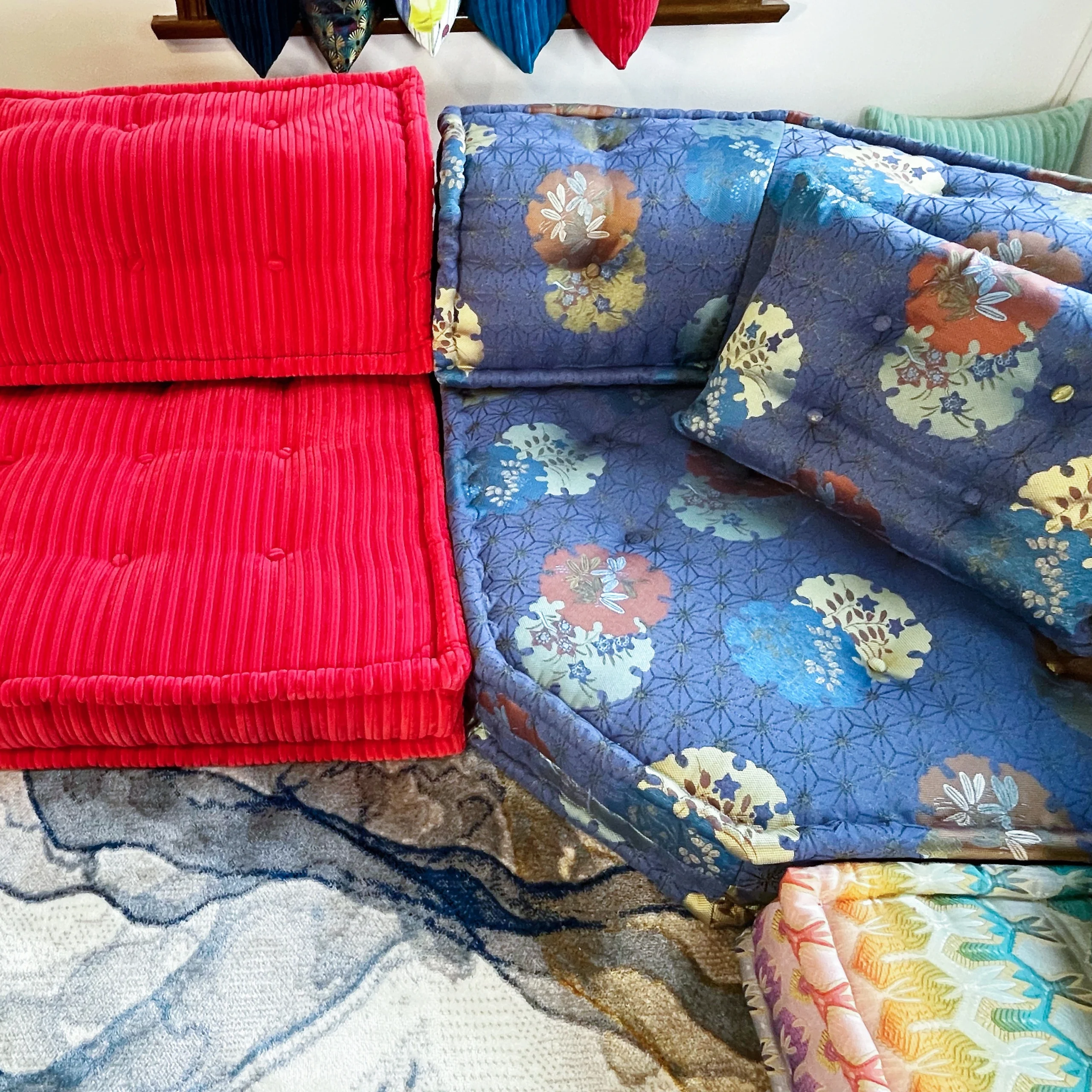 Mah Jong Sofa: Simon