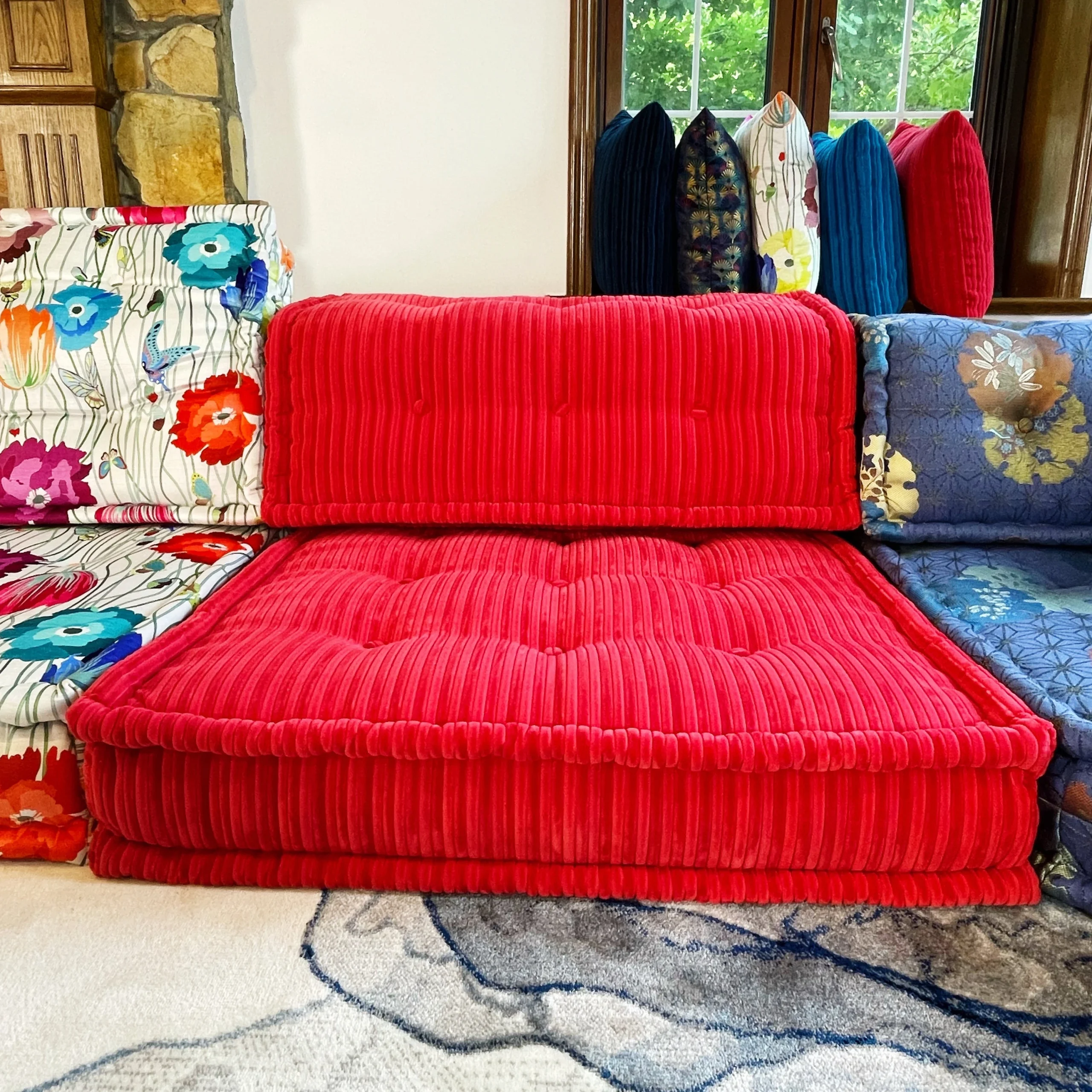 Mah Jong Sofa: Simon