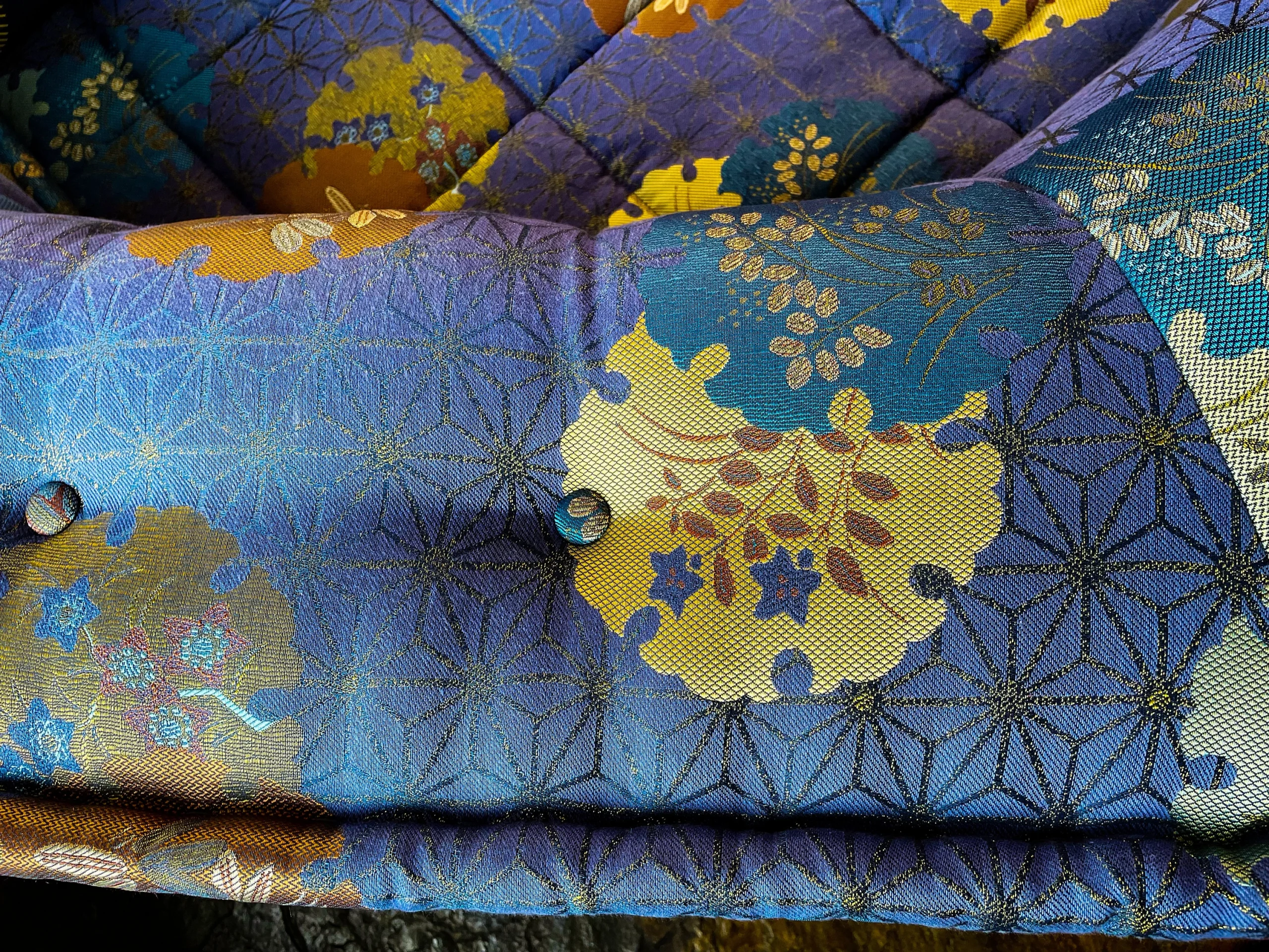 Mah Jong Sofa: Simon