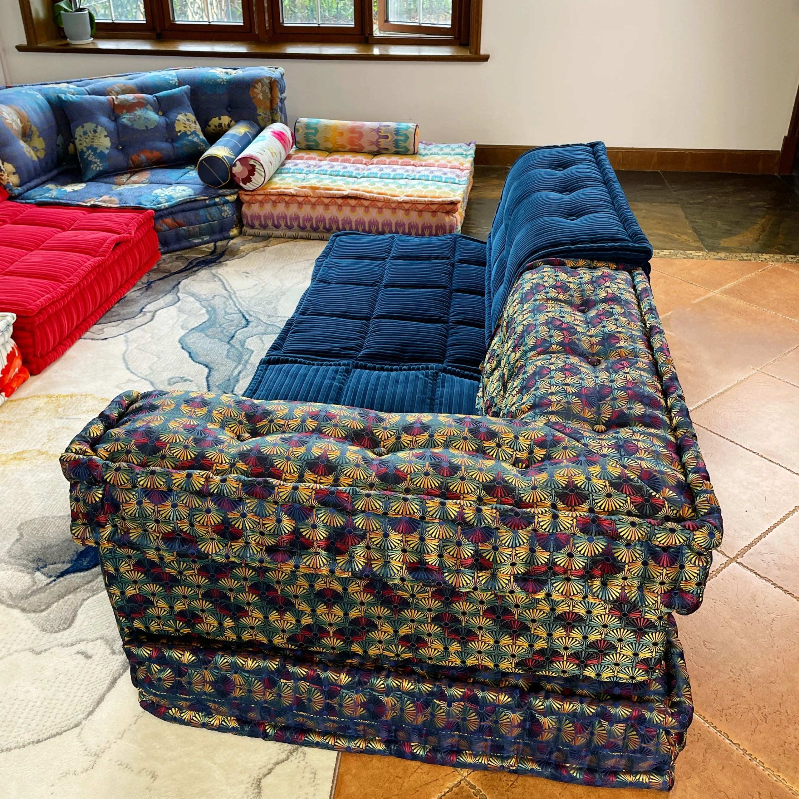 Mah Jong Sofa: Simon