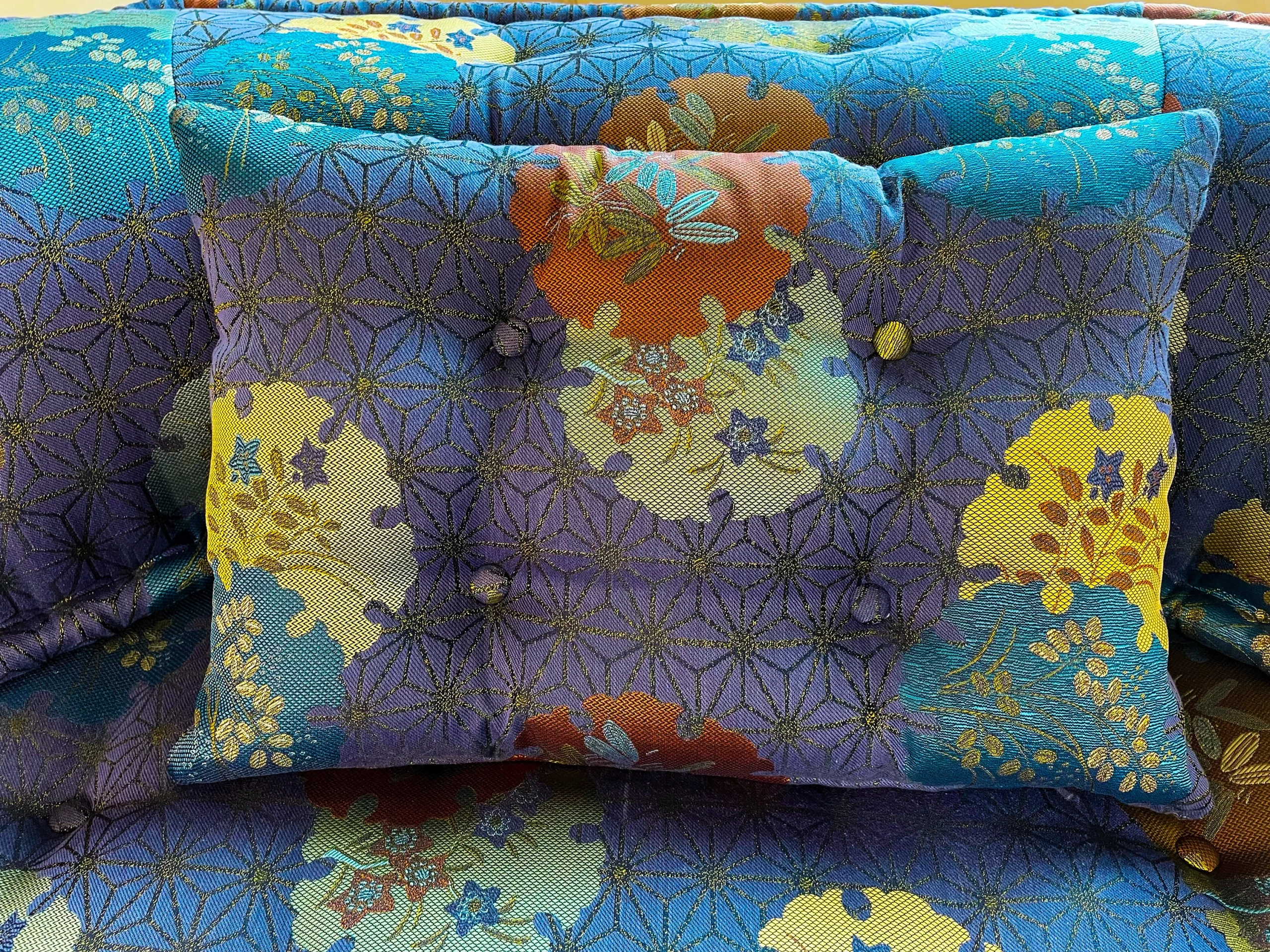 Mah Jong Sofa: Simon