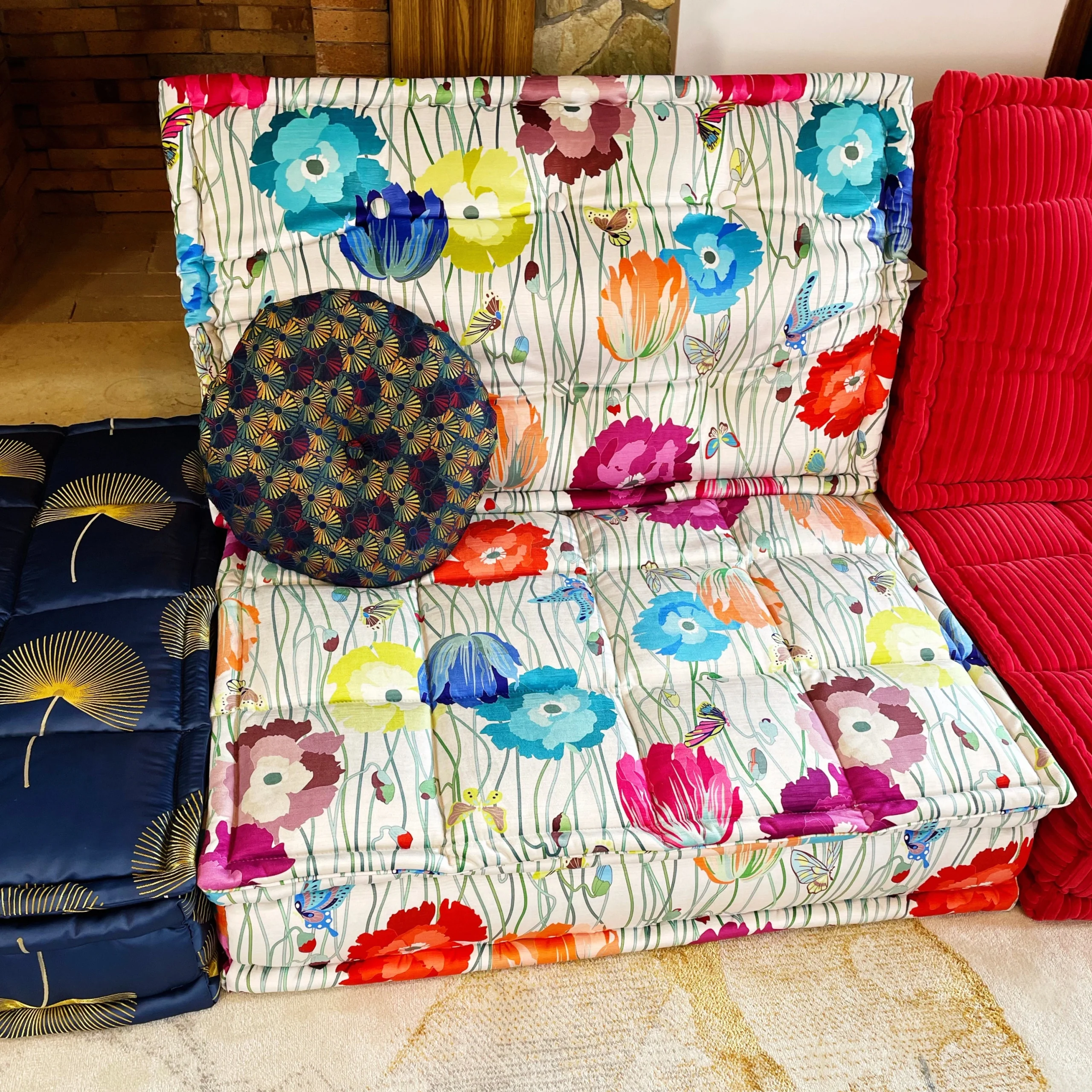 Mah Jong Sofa: Simon