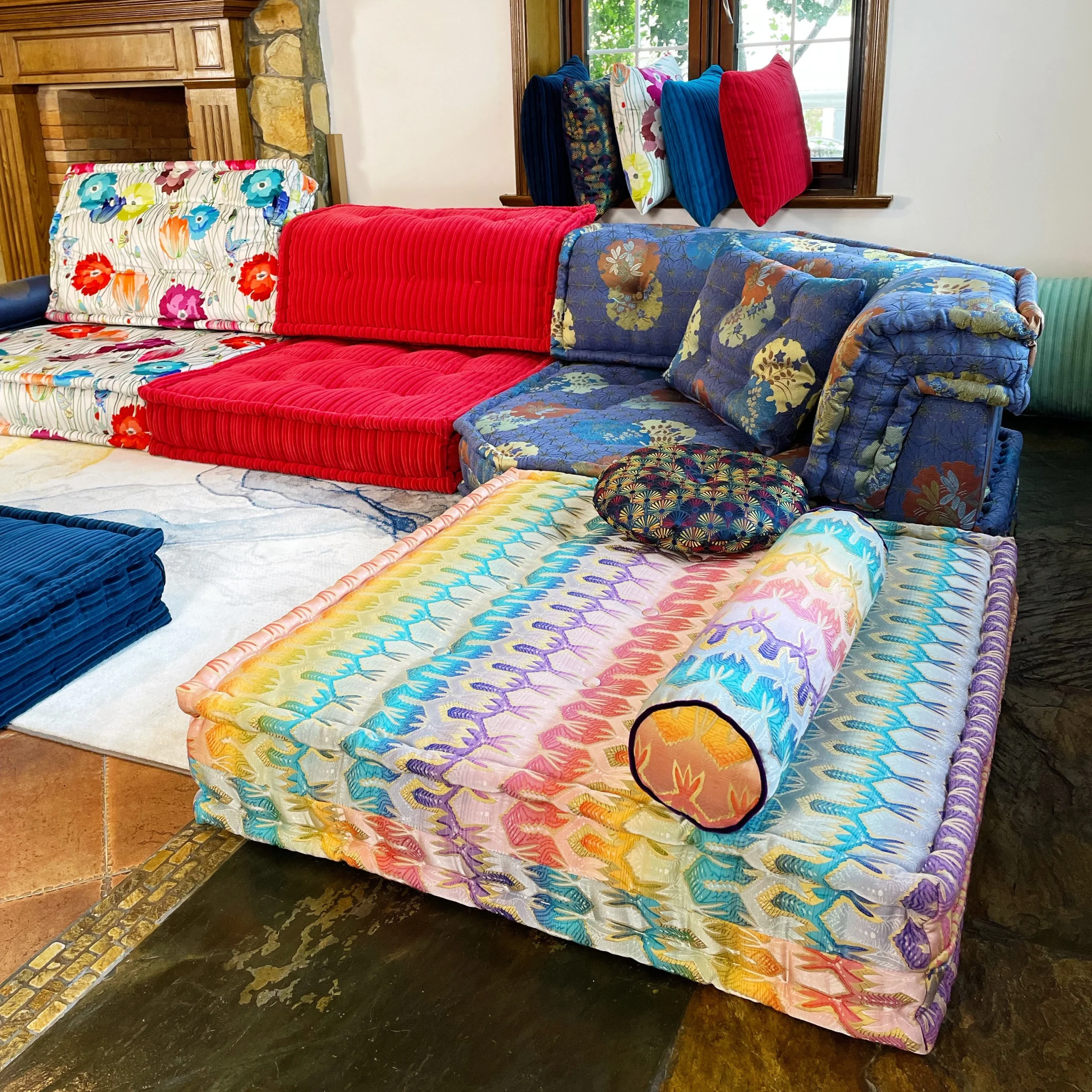 Mah Jong Sofa: Simon