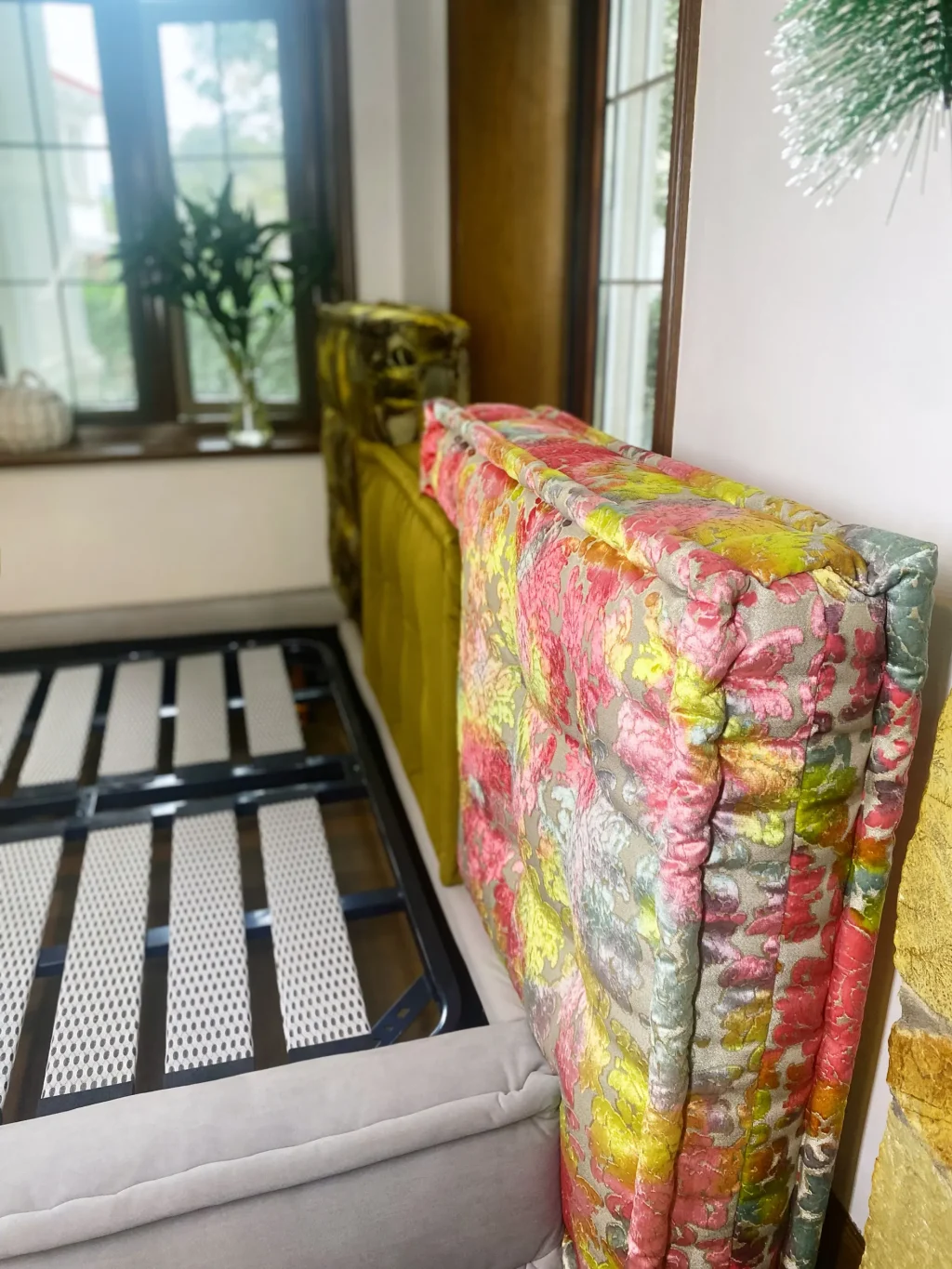 Mah Jong Tufted Bed