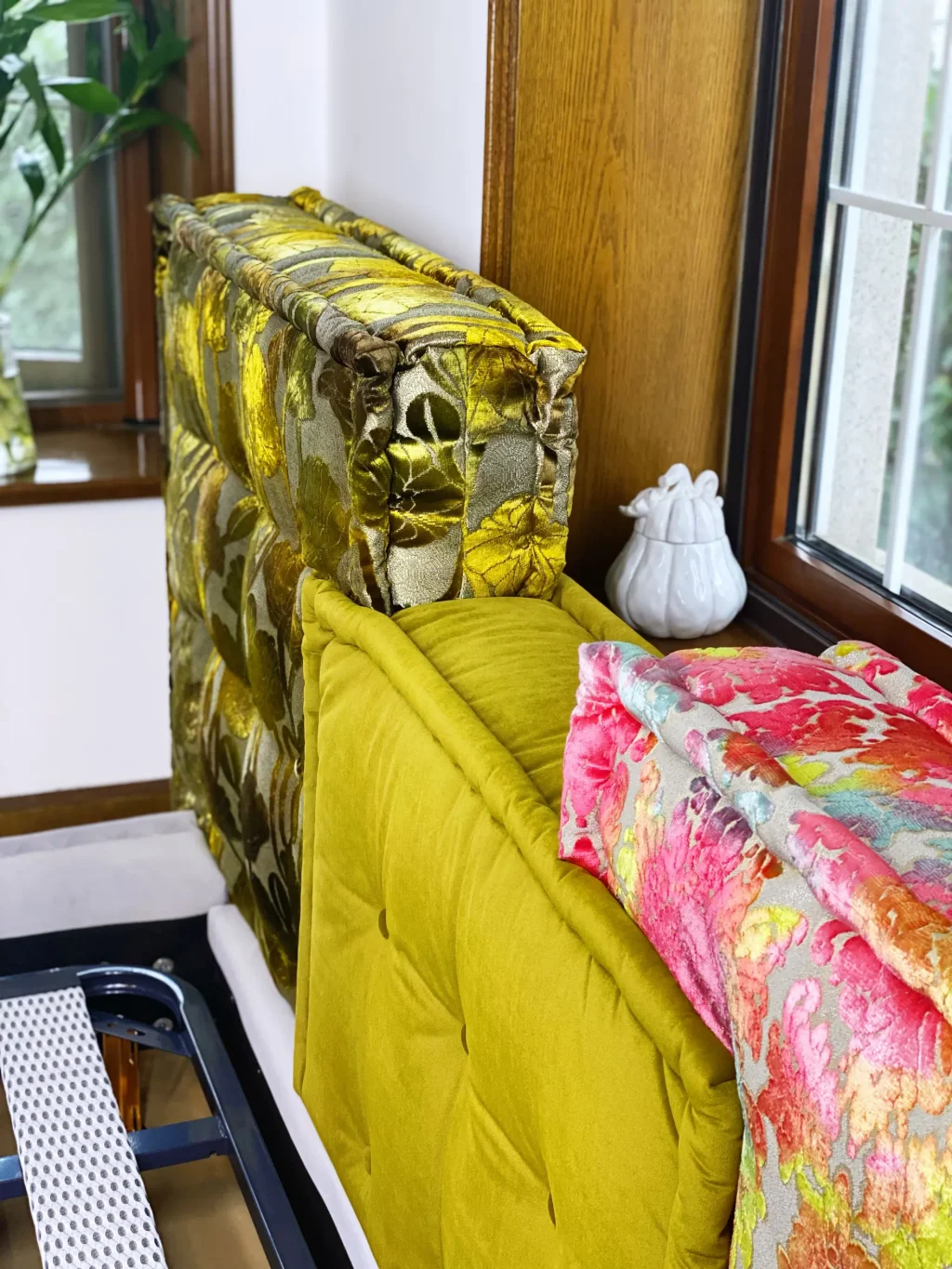 Mah Jong Tufted Bed
