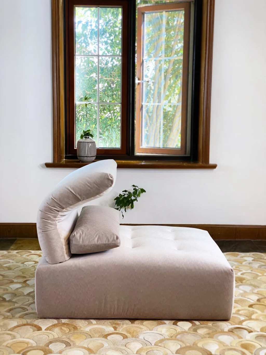 Immobile Modular Sofa : Armless Chair