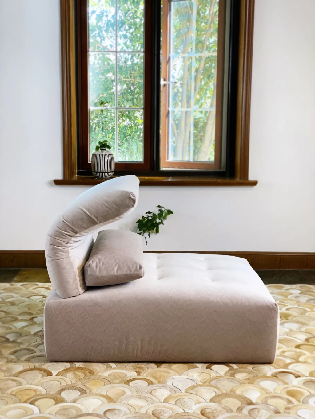 Immobile Modular Sofa : Armless Chair