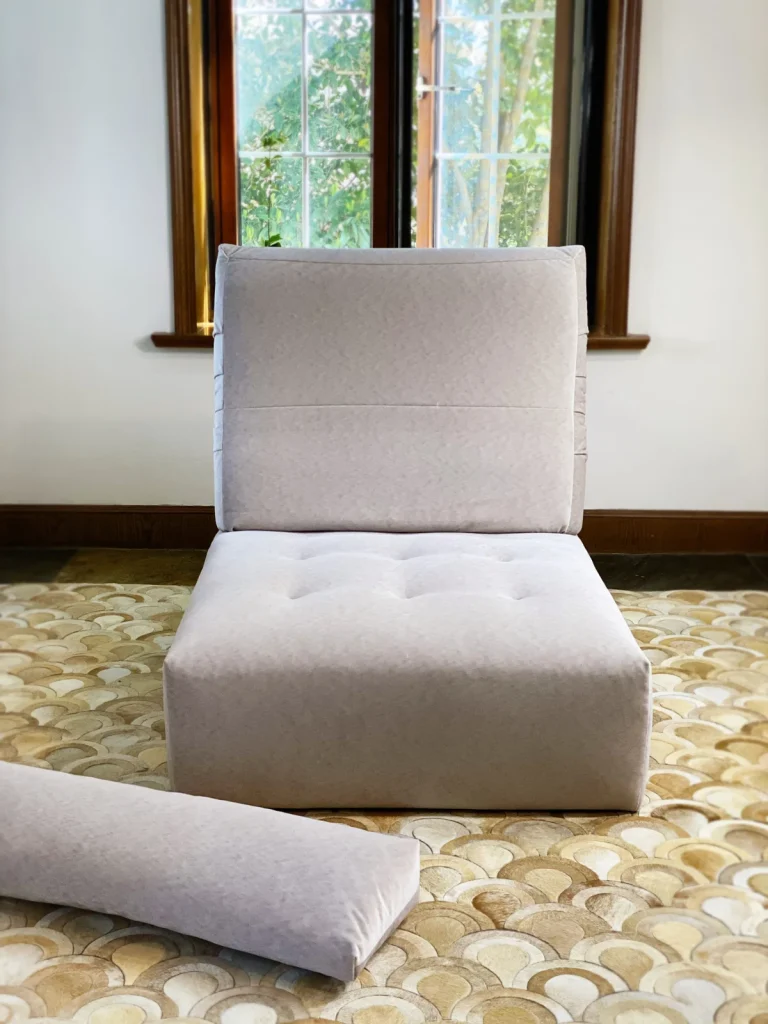 Immobile Modular Sofa : Armless Chair