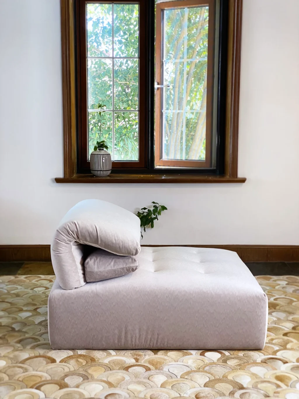 Immobile Modular Sofa : Armless Chair