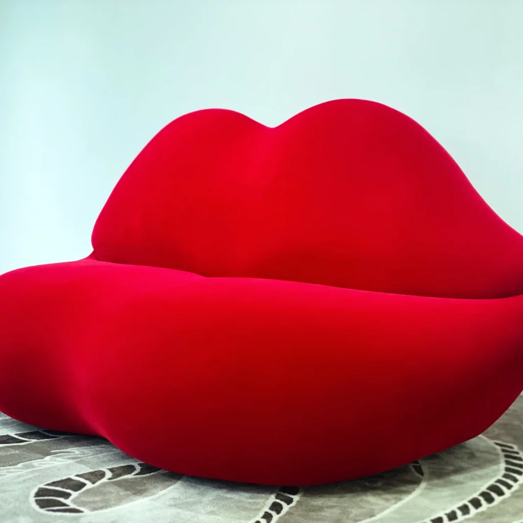 Lips Sofa