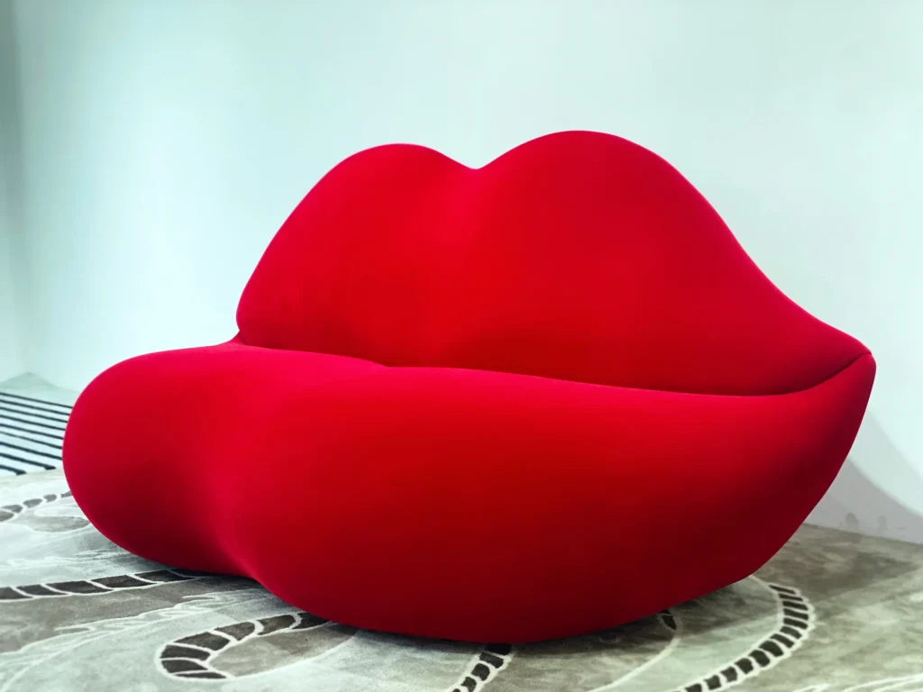 Lips Sofa